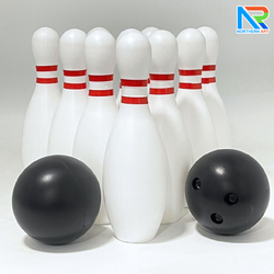 พินโบว์ลิ่งสีขาว พร้อมลูกบอล PIN ขนาด(H) 30 ซม. ใส่น้ำได้เพื่อถ่วงน้ำหนัก 1 SET มี PIN 10 ชิ้น พร้อมลูกบอลสีดำ 2 ลูก
