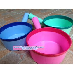 P03202 ขันน้ำด้ามกลม เอ๊กโป 16 ซม เกรดเอ สีสวย ราคาส่งต่อ 1 โหล:12 ใบ (คลิ๊กที่สินค้าเพื่อดูรายละเอียด)