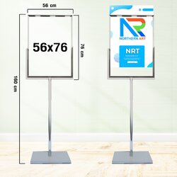 โปสเตอร์สแตนด์ สแตนเลสเกรด304 ขนาด56x76 ซม. เสาเดี่ยว ฐานเหลี่ยม โชว์งานพิมพ์ 2 ด้าน พร้อมอะคริลิคใส 2 มม. 2แผ่น สอดงานพิมพ์ด้านบน