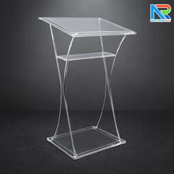 โพเดียม อะคริลิคใส ขนาด(W)60 x (L)50 x (H)110 cm. TOP เอียงพร้อมกันตก วัสดุอะคริลิคใส หนา 10 มม.