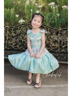 เดรสแขนกุดผ้าไทย แบรนด์ Chabafah สีฟ้ามิ้นท์