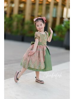 เดรสแขนตุ๊กตาผ้าไทย แบรนด์ Chabafah สีเขียวตุ่น