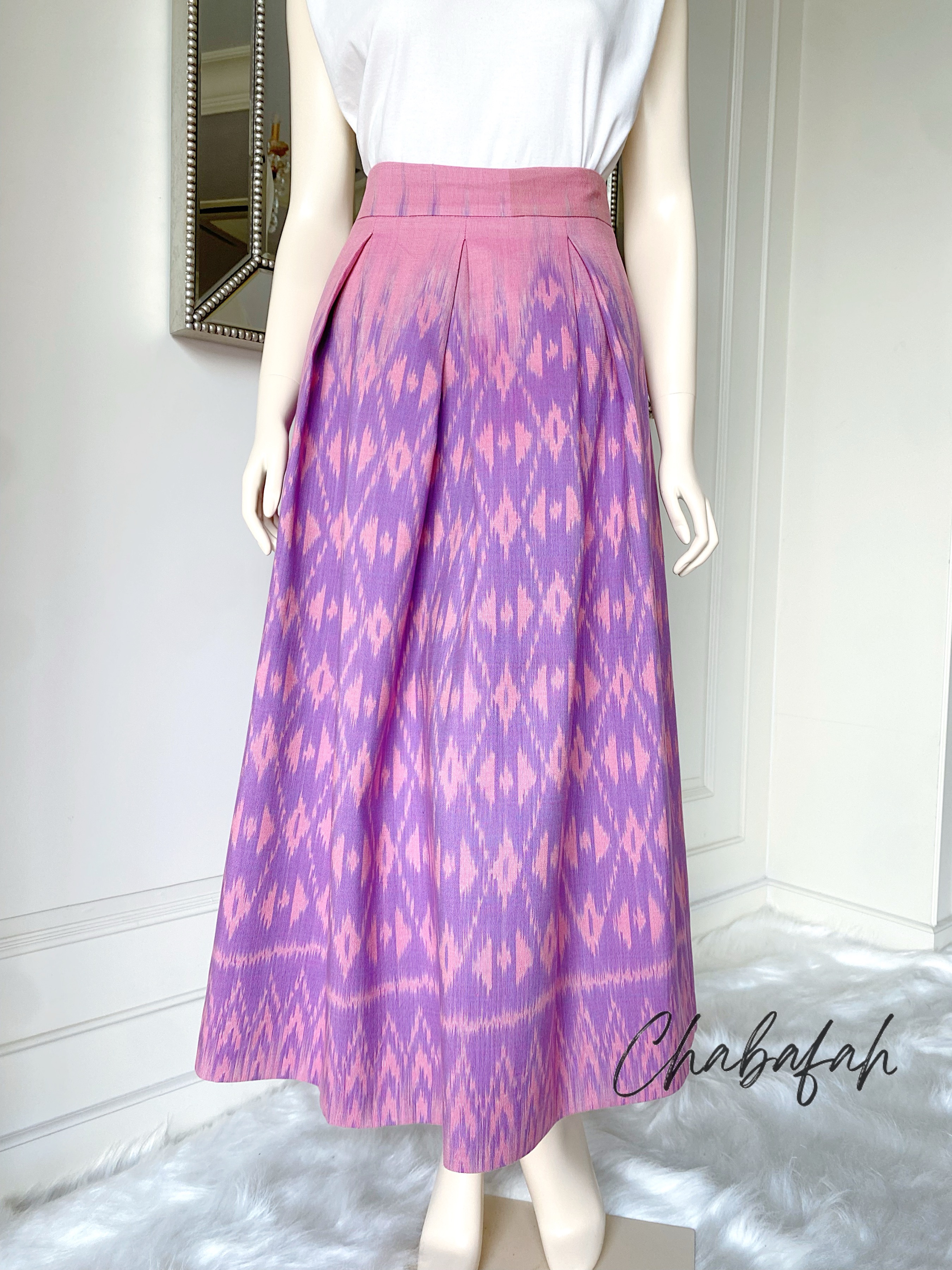(No. 036) กระโปรงผ้าฝ้ายไทยทอมือ สีม่วงและสีชมพู ทรงทวิส แบรนด์ Chabafah (ชบาฟ้า)