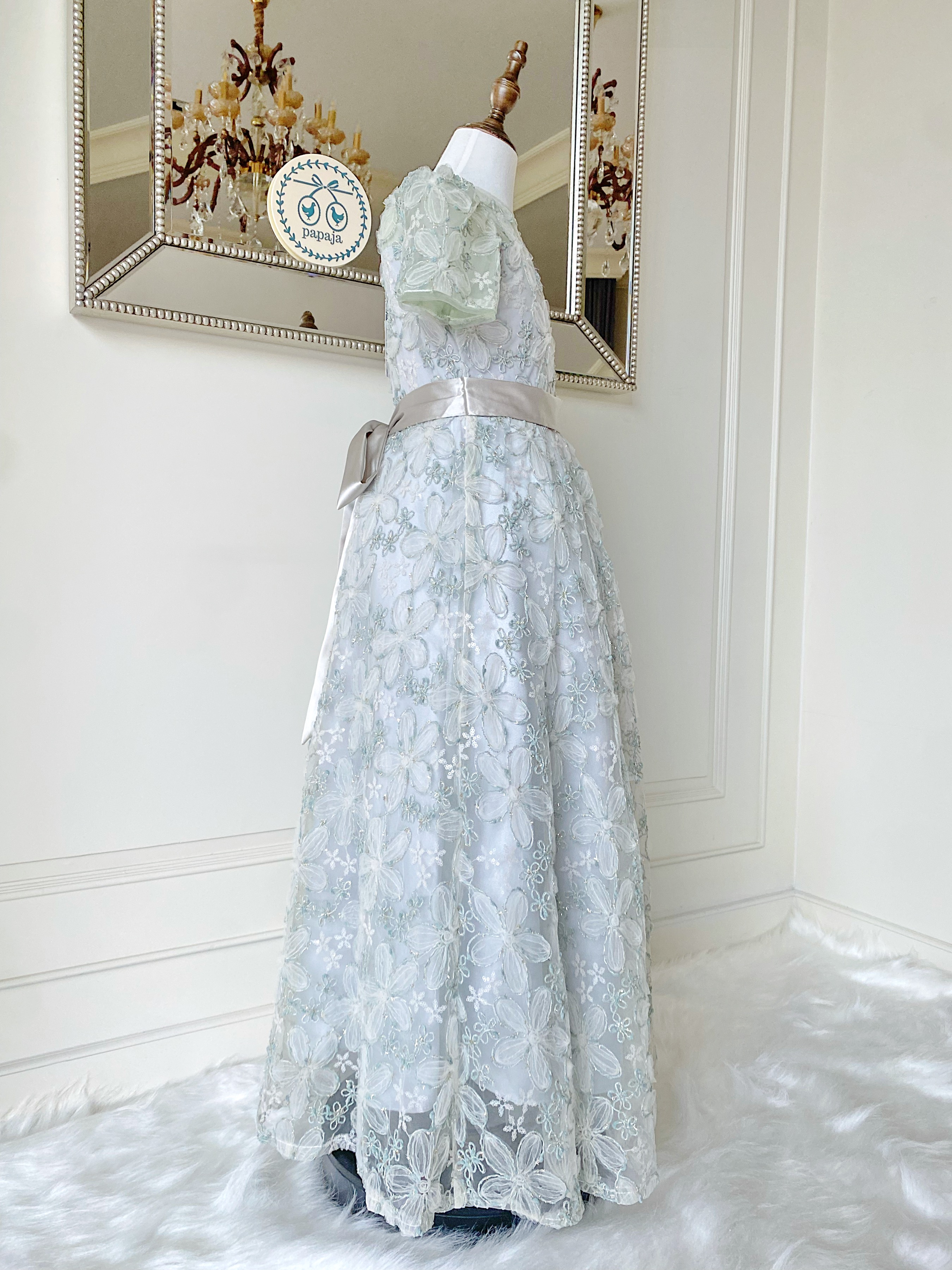 เดรสออกงานราตรียาวแขนตุ๊กตา (งานไฮพรีเมี่ยม) ผ้าลูกไม้ฉลุโทนสีเขียวอ่อน ลุคผู้ดี สวยคลาสสิค