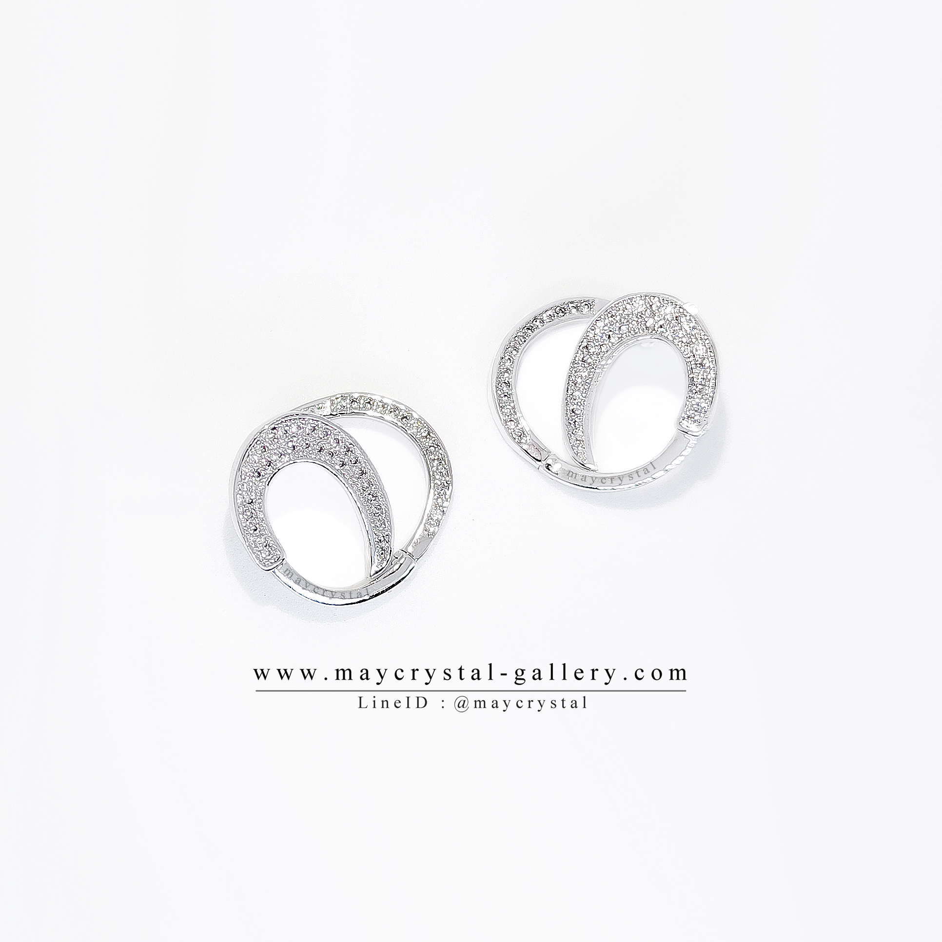 ต่างหูคริสตัลจากยุโรป (Embellished with Crystals from Austria)