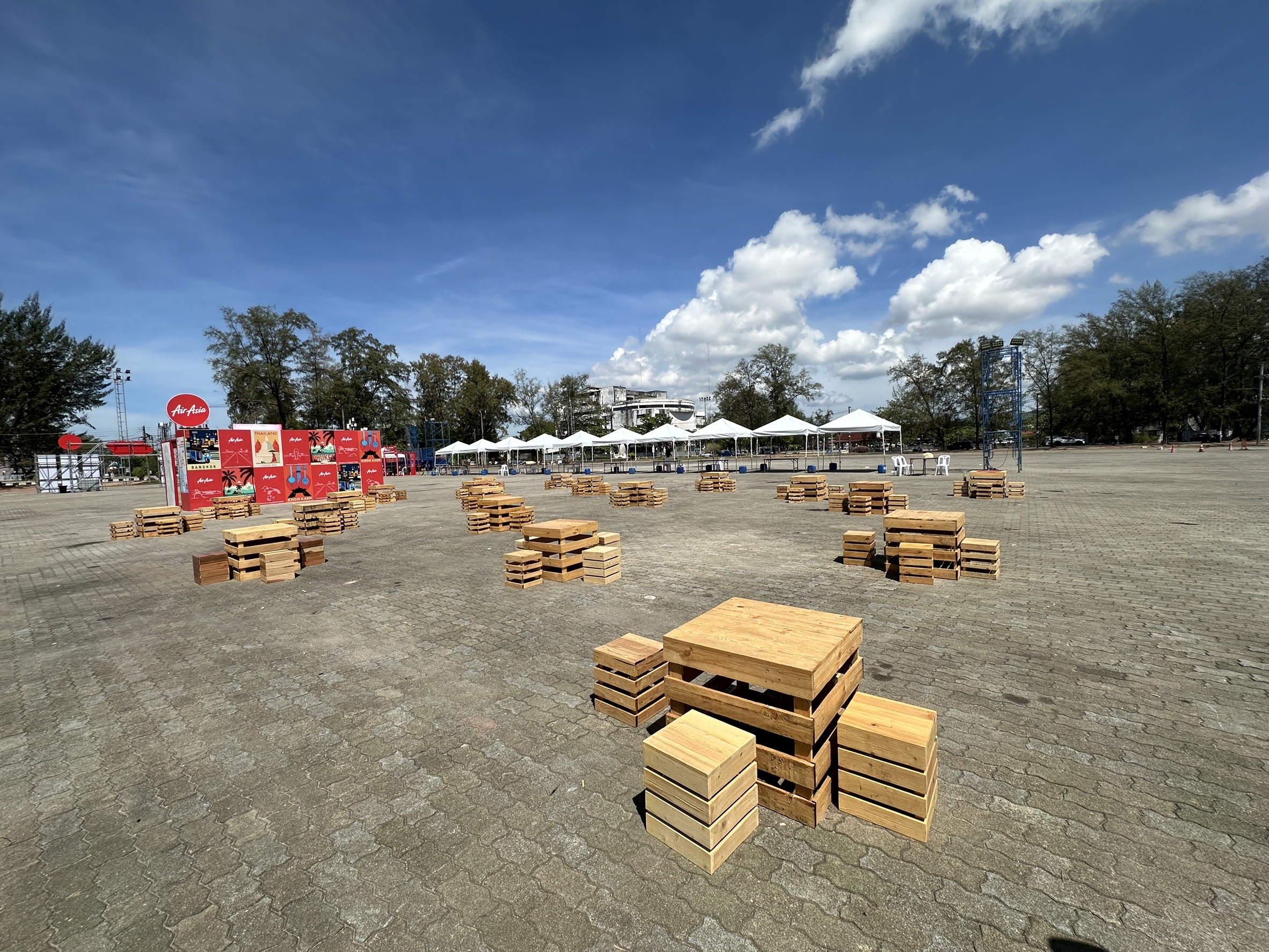 ชุดโต๊ะลังไม้