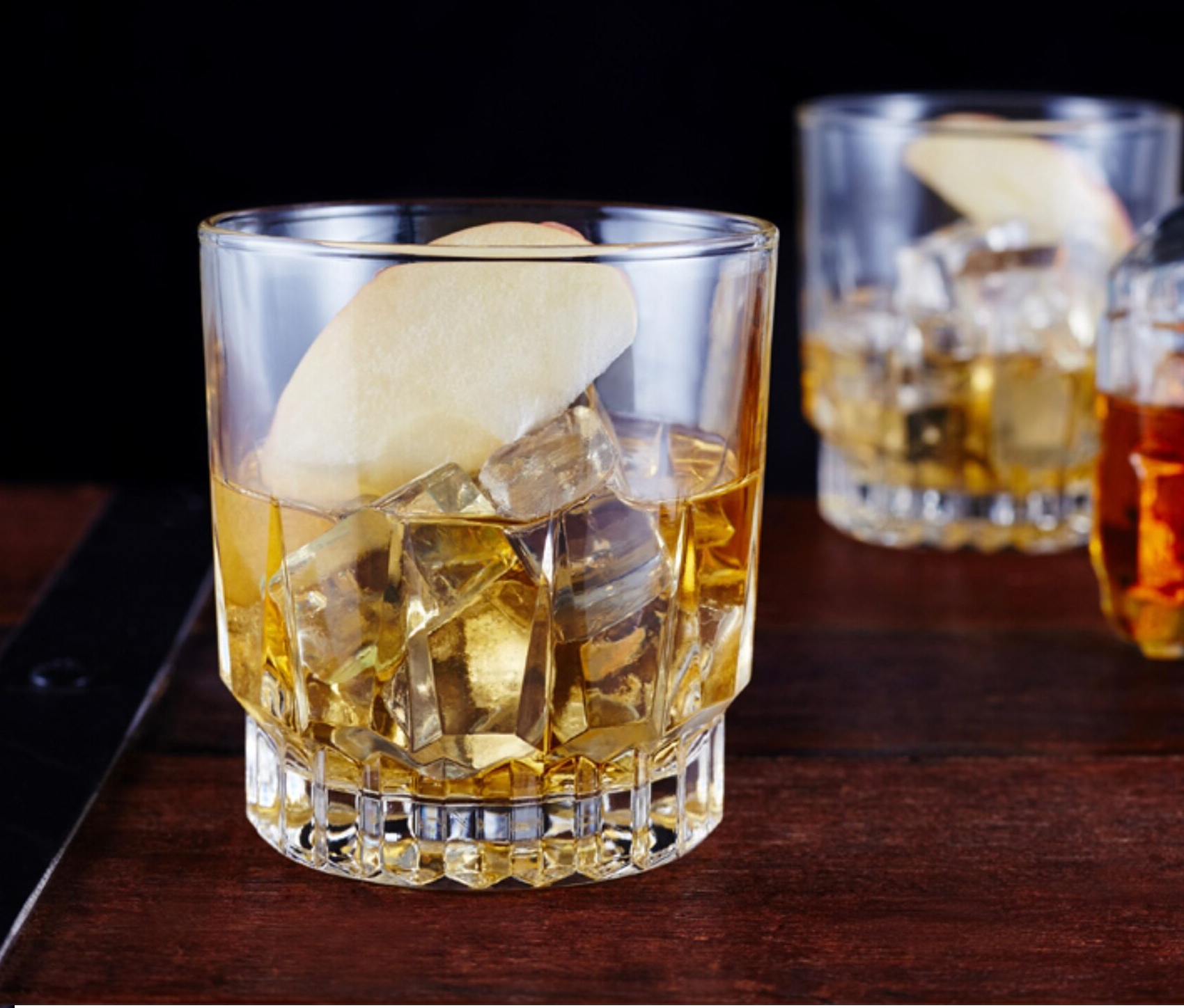 P11370 แก้วใส 10 Oz. (285 มิล) (8.2*8.2*8.8 cm) No.106010 ราคาส่งต่อ 1 ลัง : 72 ใบ :1080 บต่อลัง