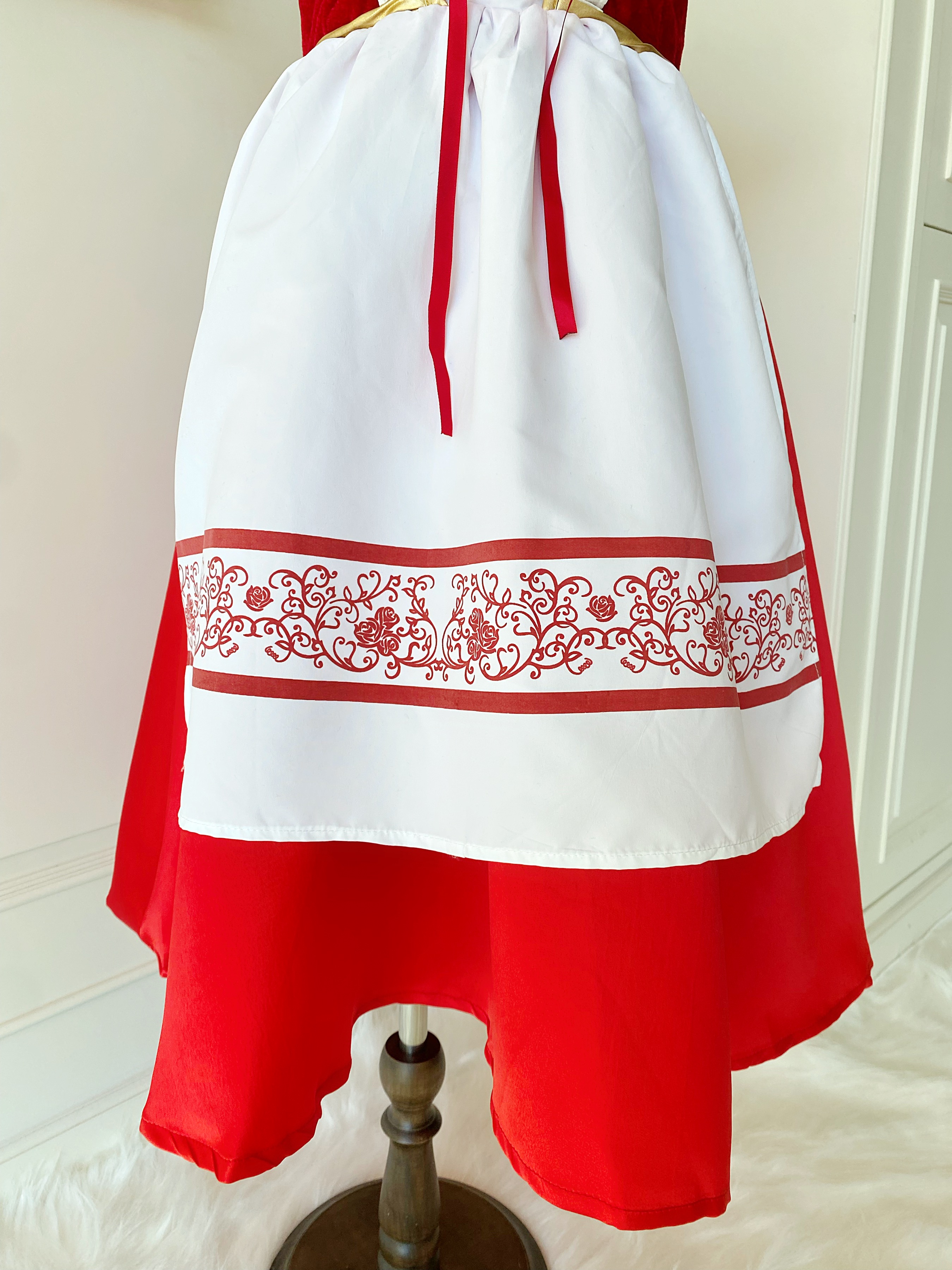 ชุดหนูน้อยหมวกแดง (Little Red Riding Hood)