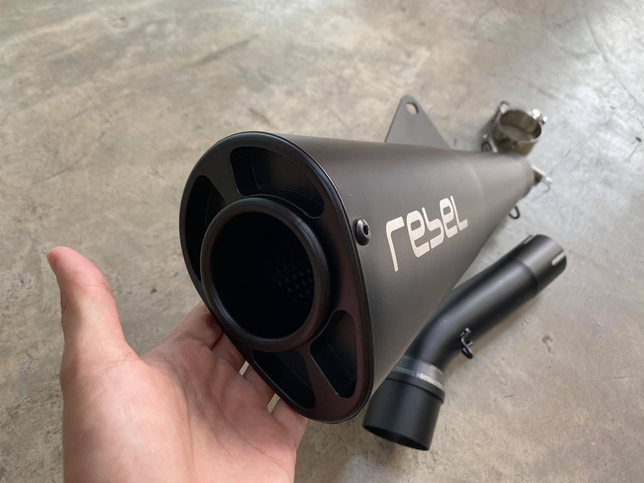 รหัส 1748 ปลายท่อ Rebel300/500