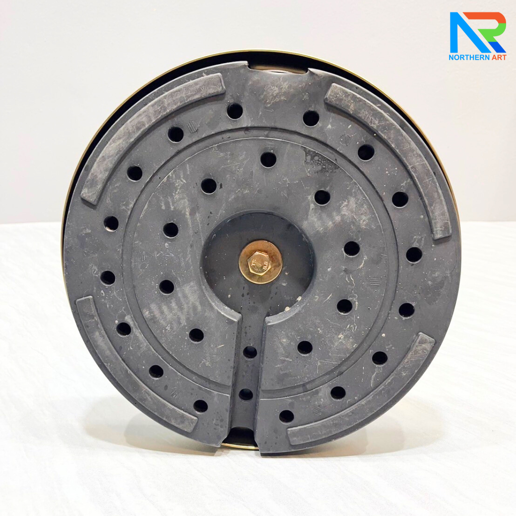 เสากั้นบริเขต สแตนเลสหัวกลมสีทอง พร้อมเชือกกำมะหยี่ สีแดง