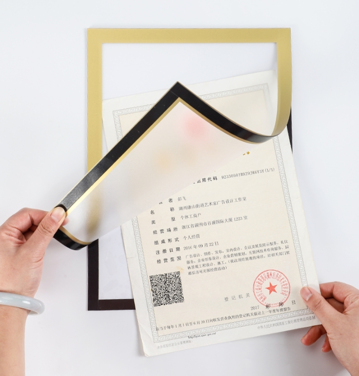 กรอบใส่ภาพ เฟรมใส่ภาพ พร้อมแถบแม่เหล็ก เปลี่ยนภาพง่าย ติดกระจกได้ ขนาด A4,A3 และA2