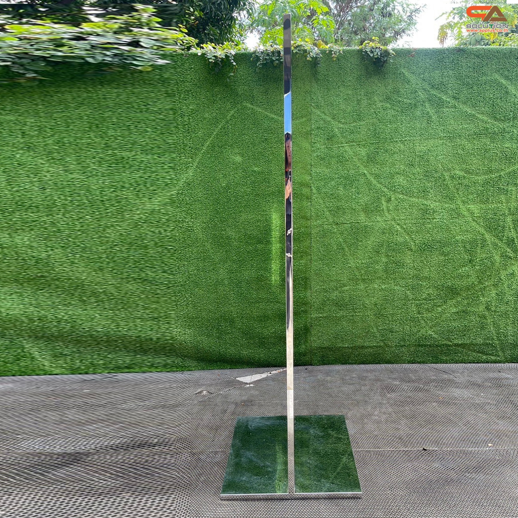 โปสเตอร์สแตนด์ สแตนเลส รุ่น 2 เฟรม หมุนได้ 360 องศา ขนาด 50×70 ซม สแตนเลสเกรด 304 ไม่เป็นสนิม โชว์งานพิมพ์ 2 ด้าน สอดงานพิมพ์ด้านบน