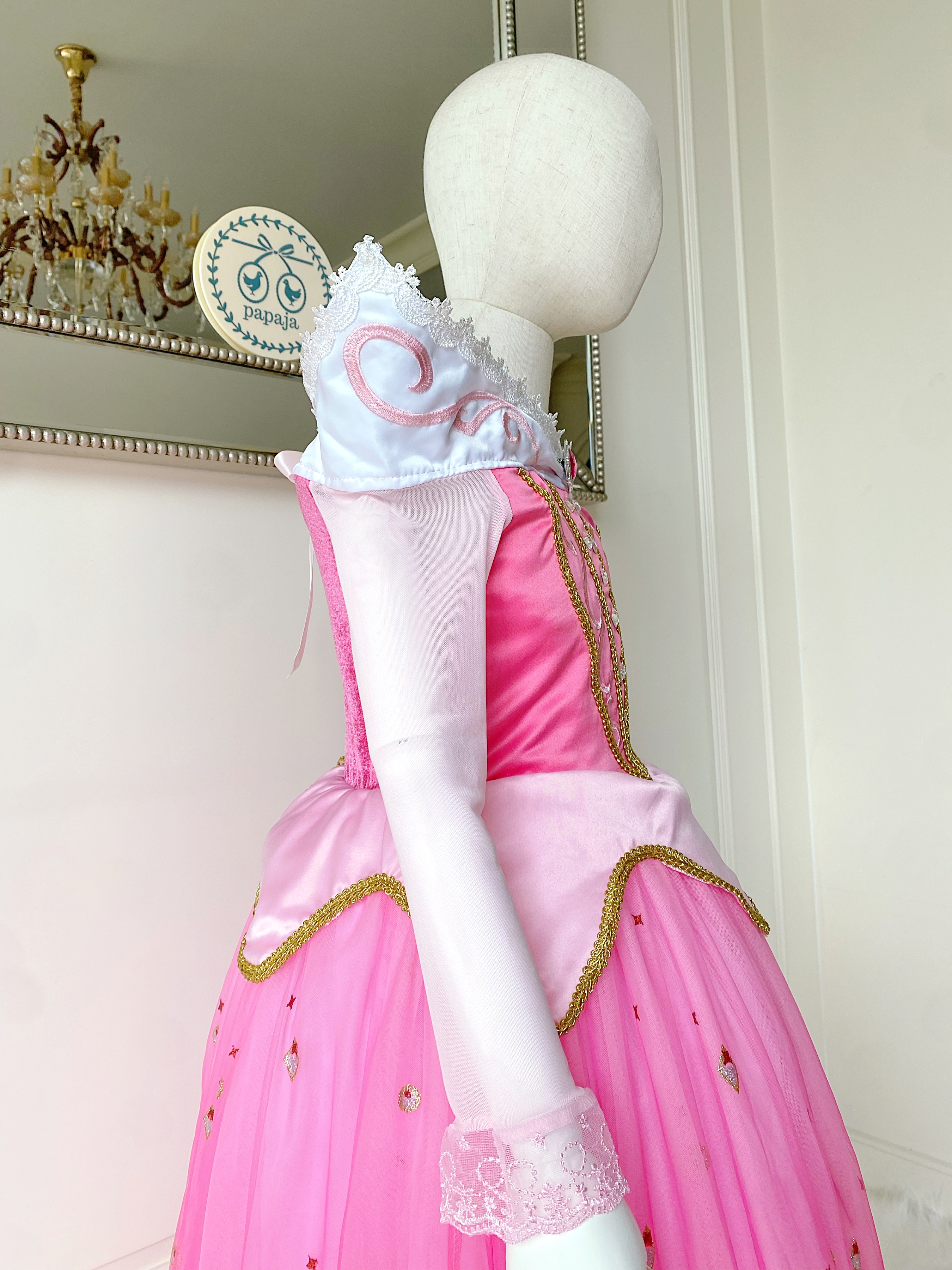 ชุดเจ้าหญิงออโรร่า รุ่นคลาสสิค ดีเทลไหล่ตั้ง สวยหรูอลัง