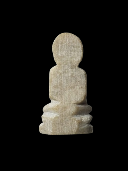 G888 พระพุทธหินแกะ