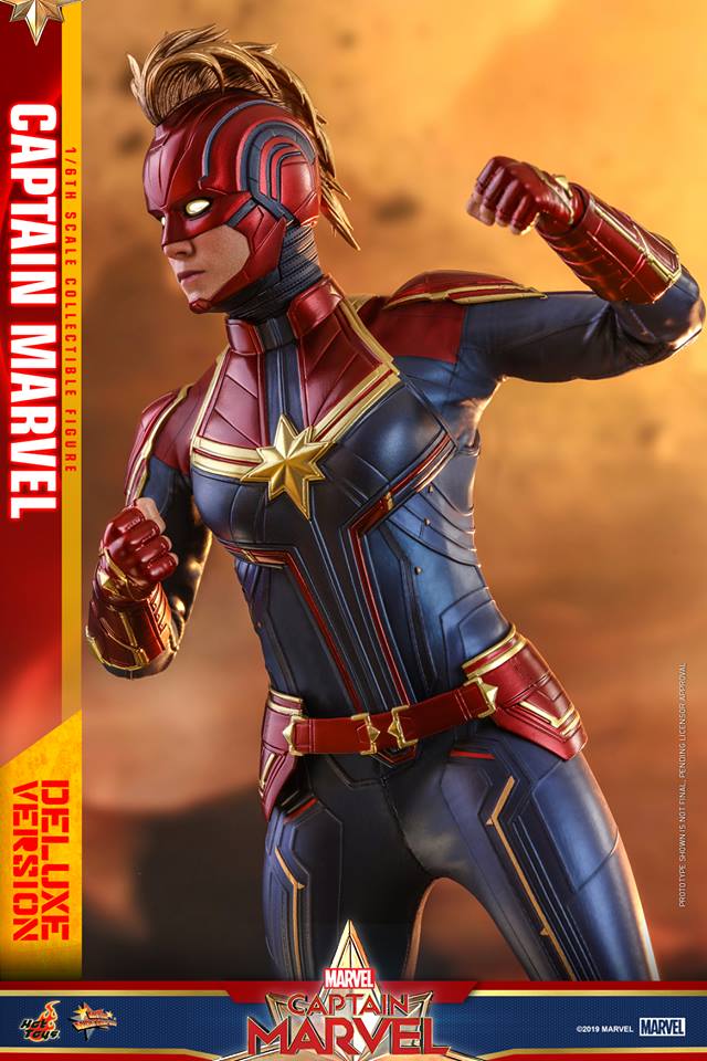 Hot Toys MMS522 CAPTAIN MARVEL - CAPTAIN MARVEL (DELUXE VERSION)