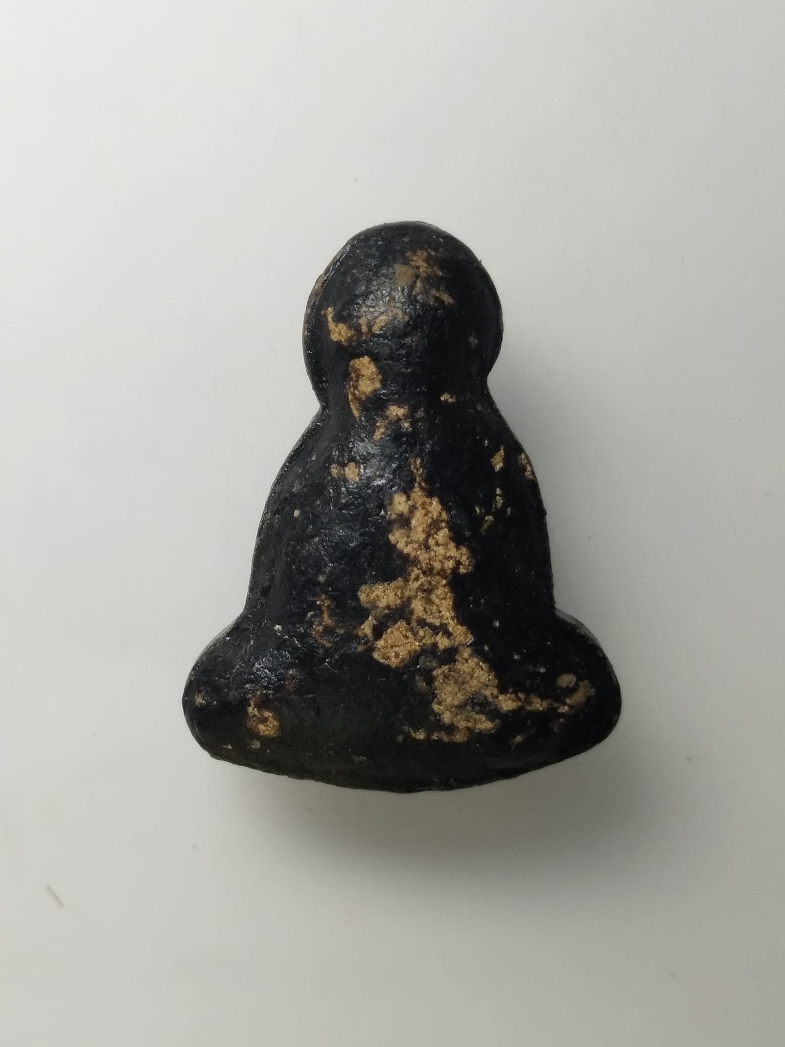 H416 พระปิดตา วัดสะพานสูง เนื้อผงจุ่มรัก พิมพ์ชลูด