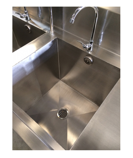 อ่างซิงค์ 3 หลุมแบบก๊อกด้านล่าง 3 หัว หัวเสียบสายยาง 6 หัว เกรด A 304