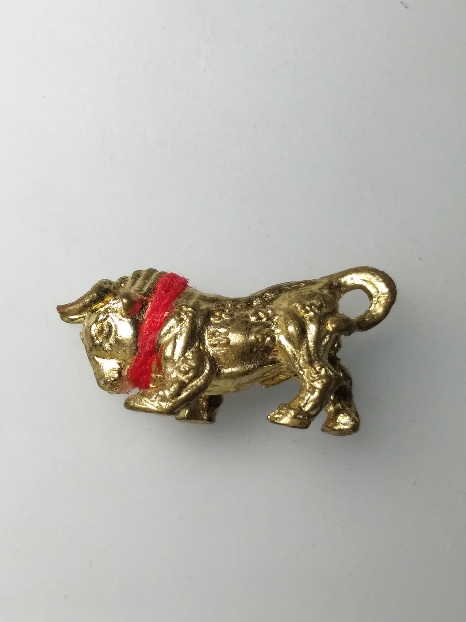 H450 วัวธนูสาลิกา รุ่นแรก เนื้อทองผสมชนวนพระกริ่ง หลวงปู่นิ่ม วัดพุทธมงคล จ.สุพรรณบุรี ปี2555