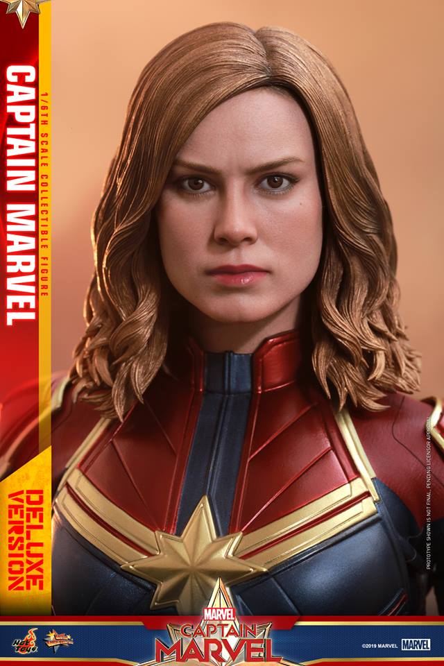 Hot Toys MMS522 CAPTAIN MARVEL - CAPTAIN MARVEL (DELUXE VERSION)