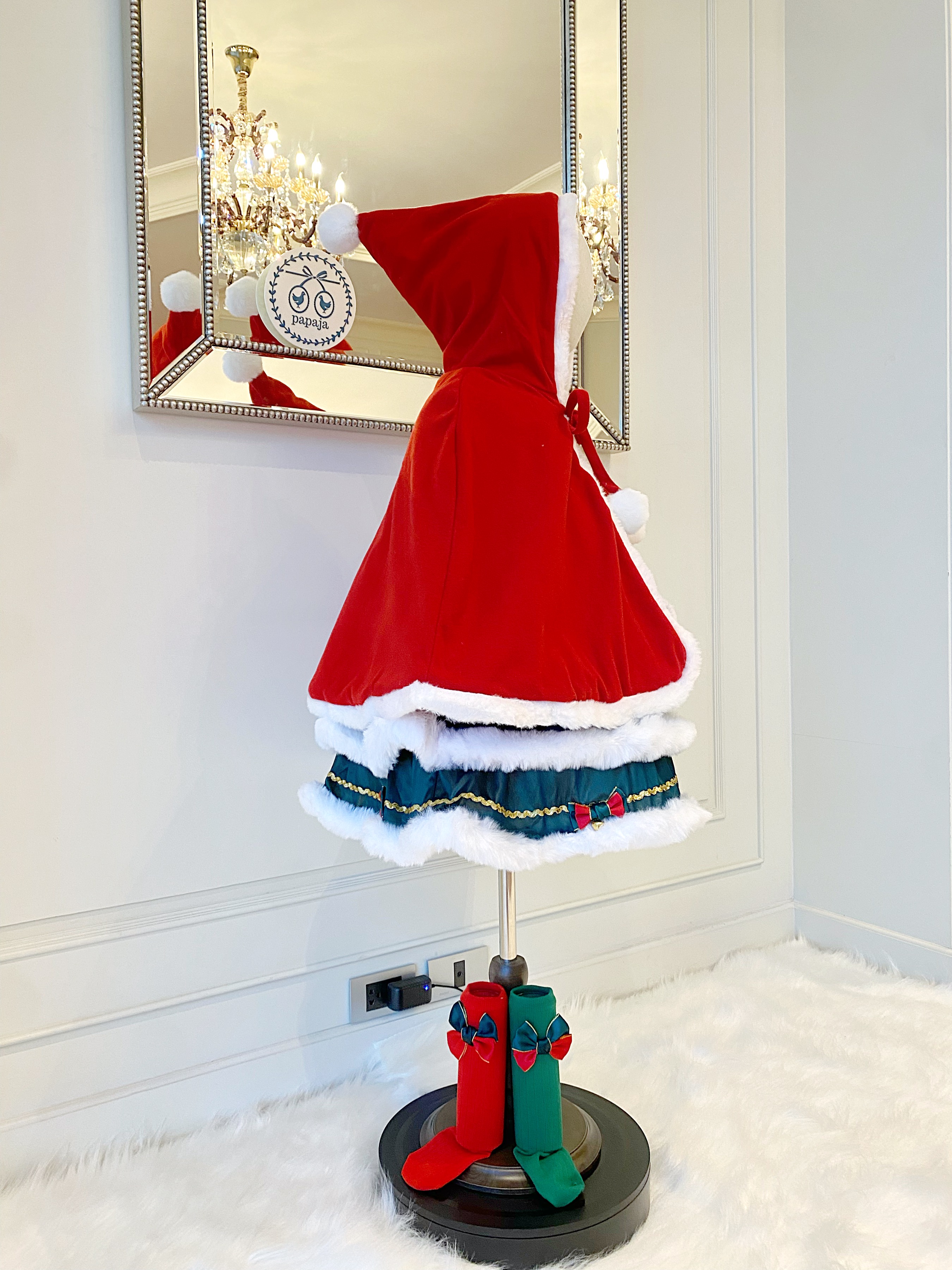 เสื้อคลุมคริสต์มาสมีฮู้ด X'Mas สีแดง ด้านในบุผ้าฟรีซใส่กันหนาวได้ งานพรีเมี่ยม (เฉพาะเสื้อคลุม)