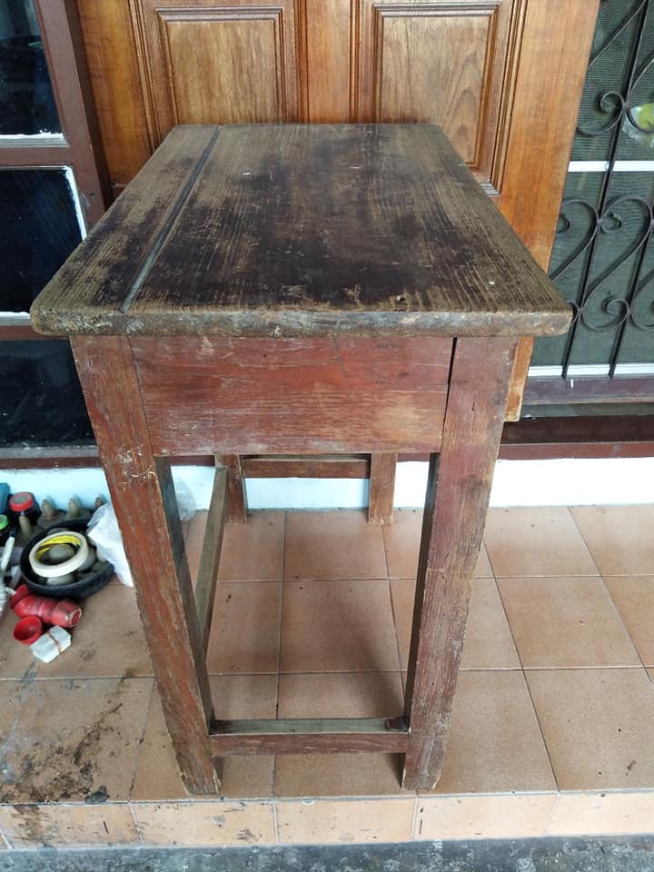 โต๊ะนักเรียนเก่า หน้าไม้เต็มแผ่น (5)