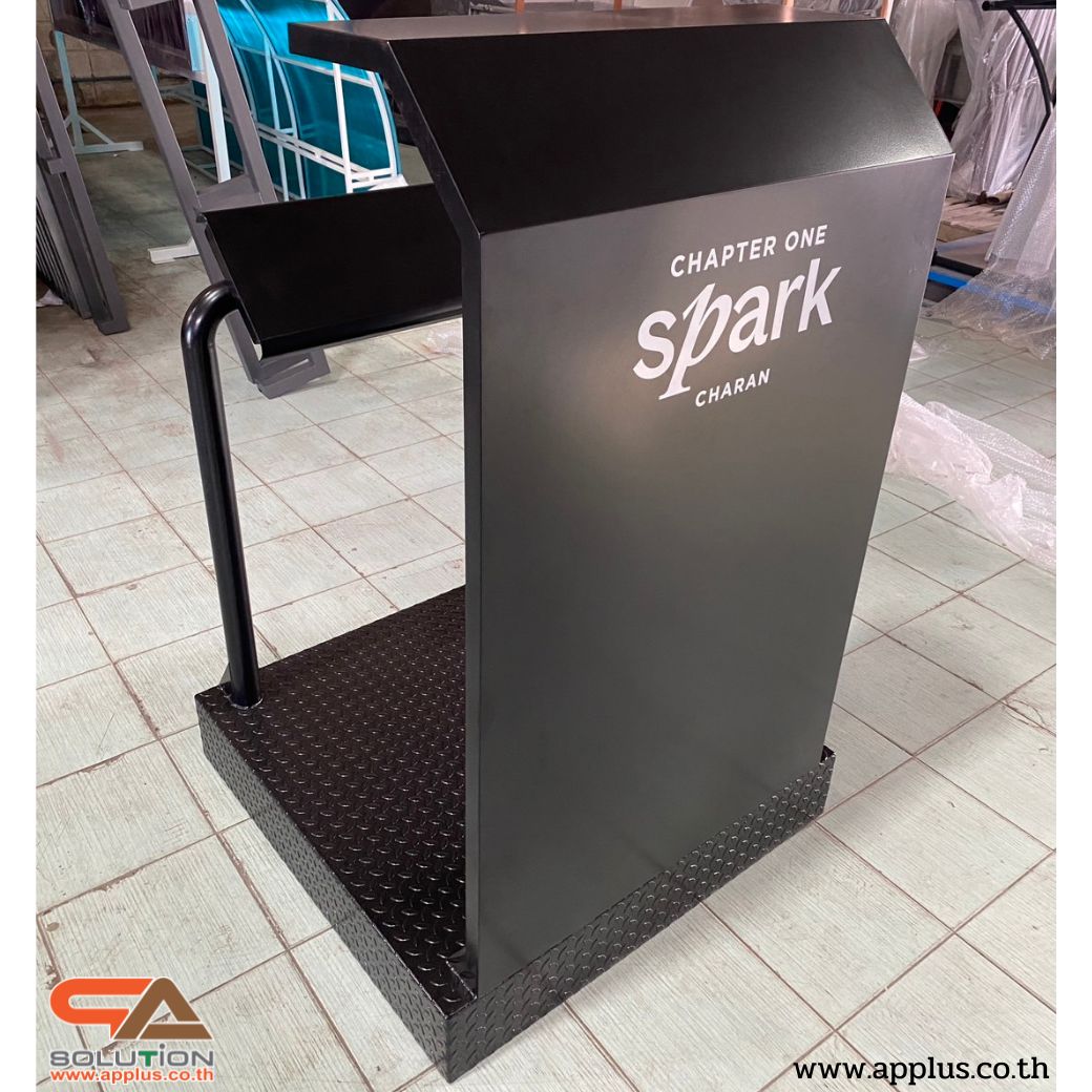 โพเดียมรปภ. เหล็กรุ่น GR-03 ขนาด (W) 85 x (L) 85 (H) 135 ซม. พร้อมช่องใส่เอกสาร ขนาดA4 พื้นเหล็กลายกันลื่น แข็งแรงทนทาน ( สั่งผลิตสีที่ต้องการได้)