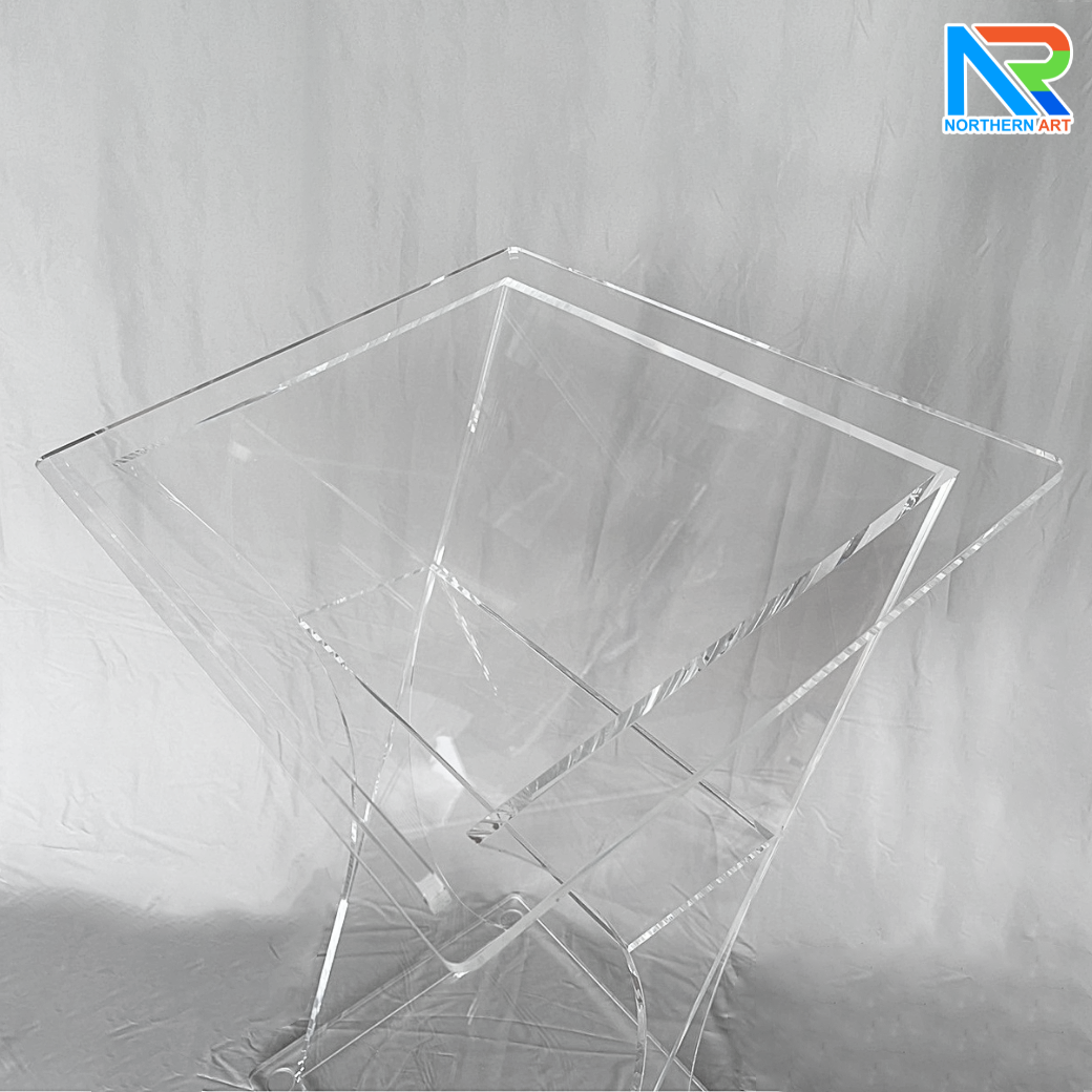 โพเดียม อะคริลิคใส ขนาด(W)60 x (L)50 x (H)110 cm. TOP เอียงพร้อมกันตก วัสดุอะคริลิคใส หนา 10 มม.