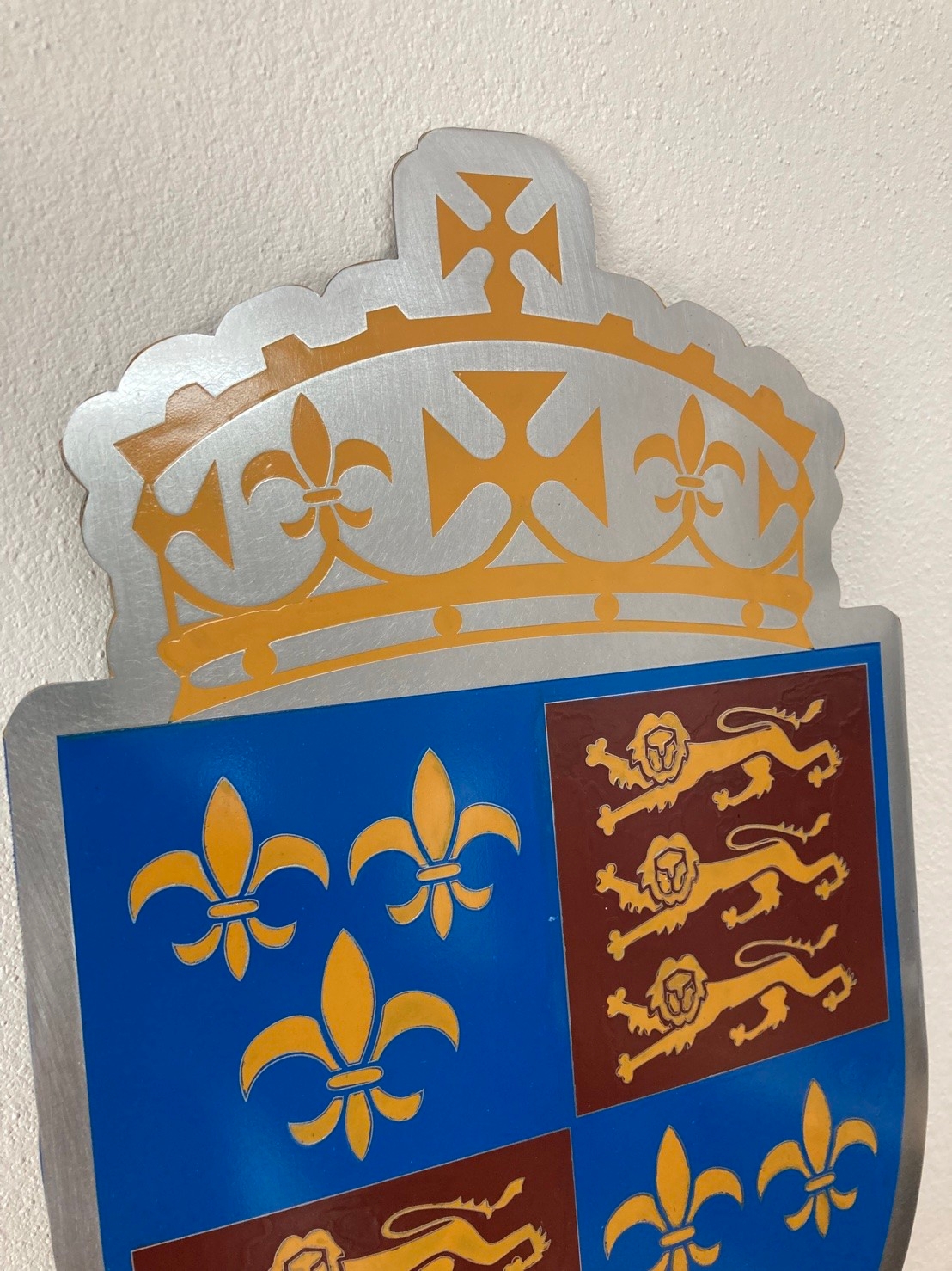 โลโก้โพเดียม โลโก้กัดกรด โลโก้หน่วยงาน ขนาด 20-25 ซม. กัดกรดสแตนเลสหนา 0.8 mm. สั่งผลิตตามแบบ