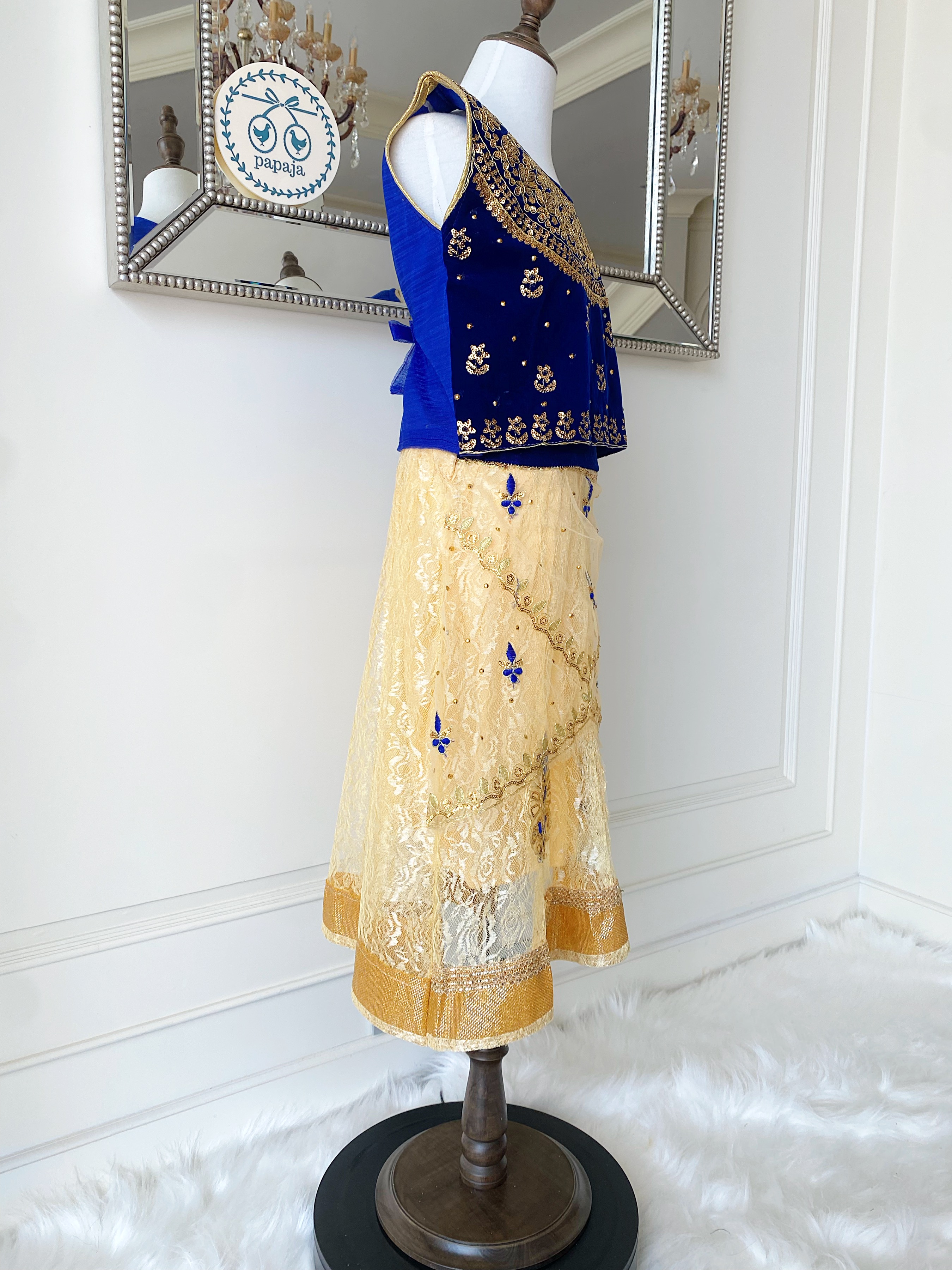 ชุดแขกหรูหรา ชุดสาวน้อยอินเดีย สีน้ำเงิน งานสวยมาก Made in India แท้