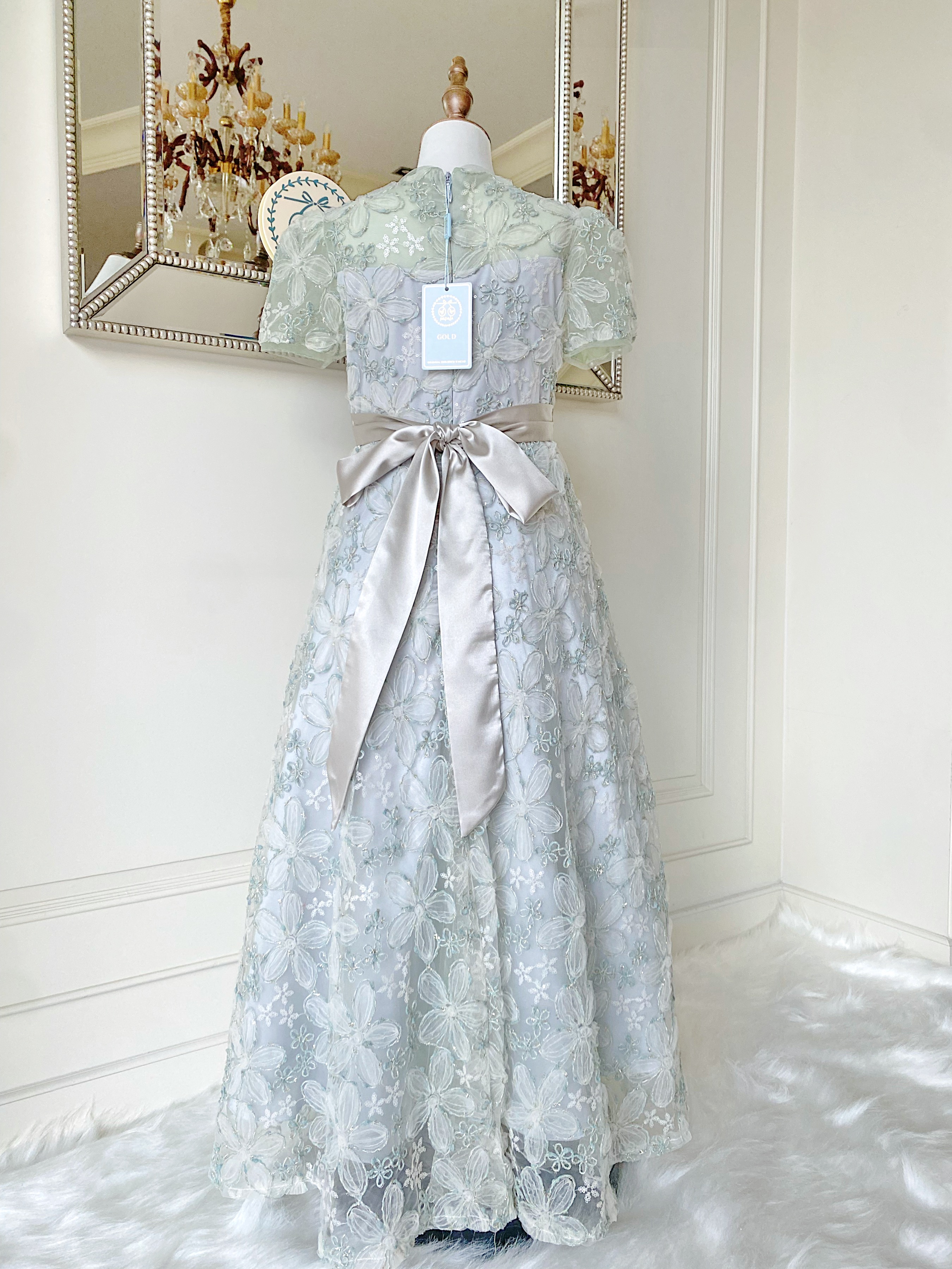 เดรสออกงานราตรียาวแขนตุ๊กตา (งานไฮพรีเมี่ยม) ผ้าลูกไม้ฉลุโทนสีเขียวอ่อน ลุคผู้ดี สวยคลาสสิค