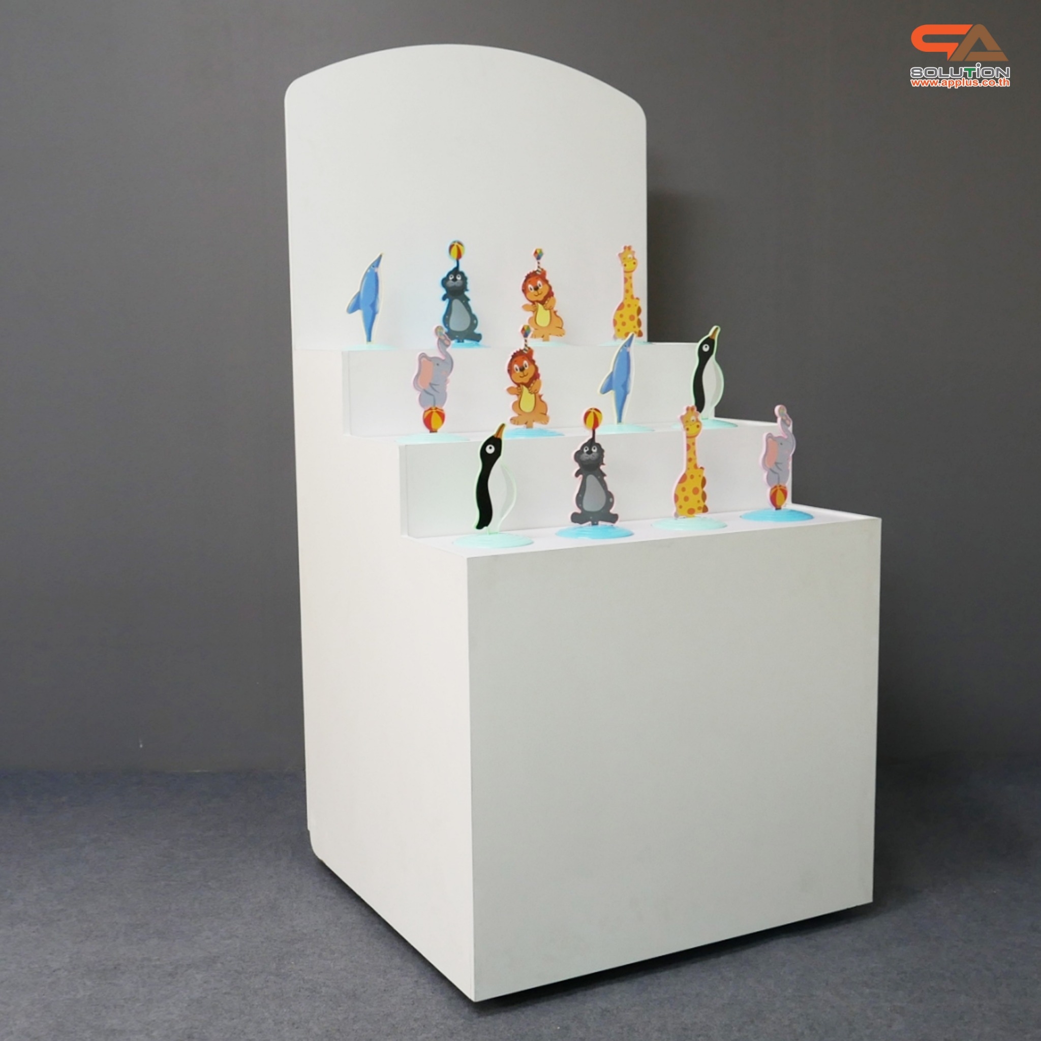 เกมส์ CARNIVAL โยนห่วงชุดสัตว์ ขนาด (W) 80 x (L)64 x (H)160 cm. ชุดสัตว์ 12 ตัว พร้อมห่วง 28 อัน (คละสีคละขนาด)