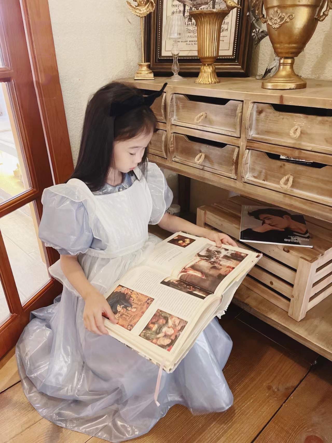 ชุดเจ้าหญิงอลิสสุดน่ารัก ผ้ากันเปื้อนครึ่งท่อนสีขาว ถอดออกได้ งานพรีเมี่ยม