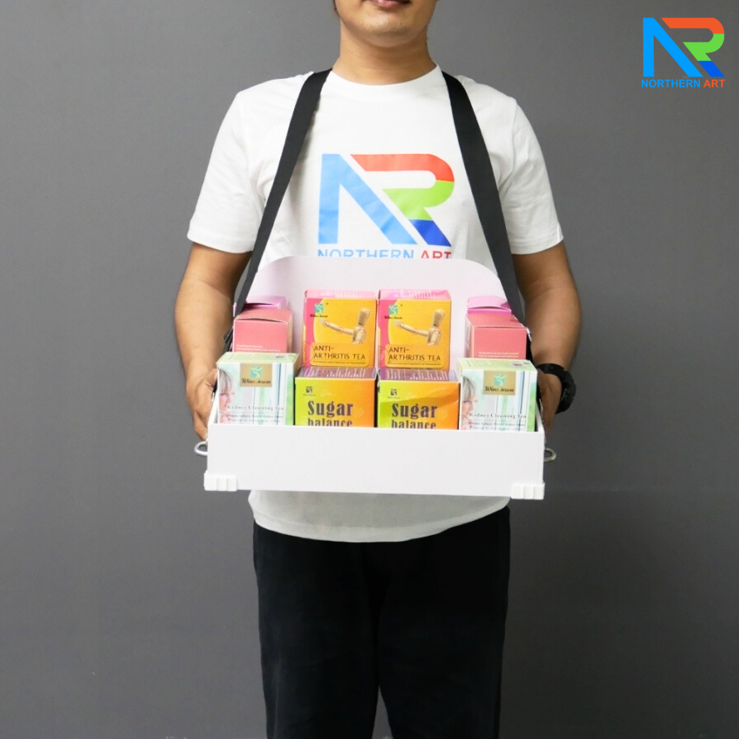 SAMPLING MOBILE TRAY ถาดแจกเคลื่อนที่ ขนาด (W)35 x (D)25 x (H)20 cm. วัสดุโครงพลาสวูดพร้อมสายคล้อง