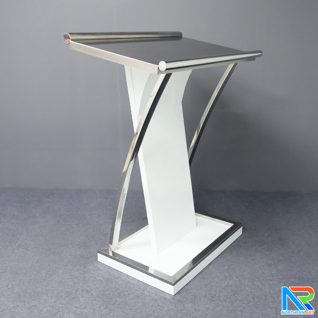 โพเดียมไม้ยืนคู่ Top หุ้มสแตนเลสยืนคู่ สีขาว ขนาด (W) 90x (L) 59 x (H) 120 cm. พร้อมตกแต่งเสาโค้งสแตนเลสเกรด 304