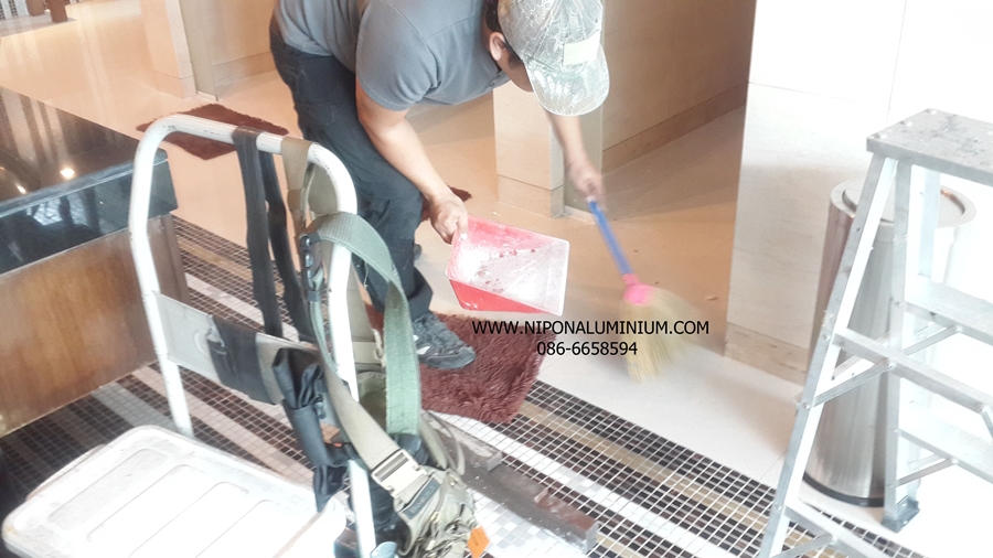 ฉากกั้นอาบน้ำกระจก