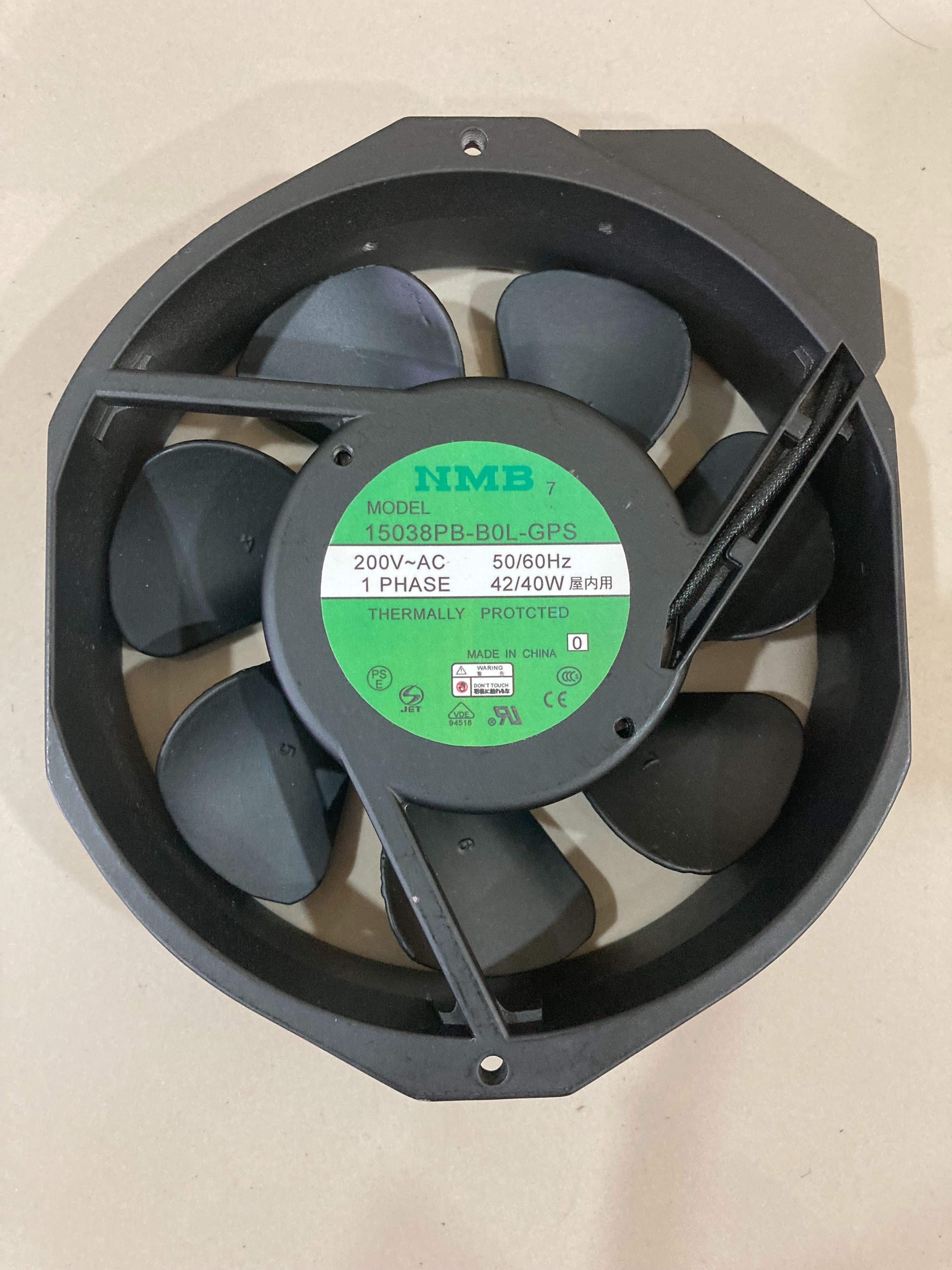 15038PB-B0L-GPS 200VAC 42/40W NMB