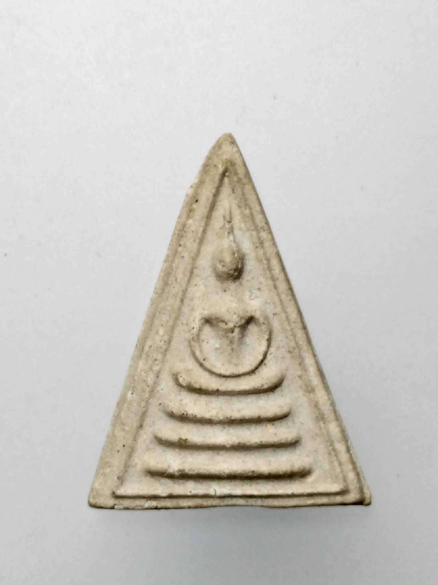 F034 พระสมเด็จพิมพ์สามเหลี่ยม หลวงปู่นาค วัดระฆัง ปี 2495