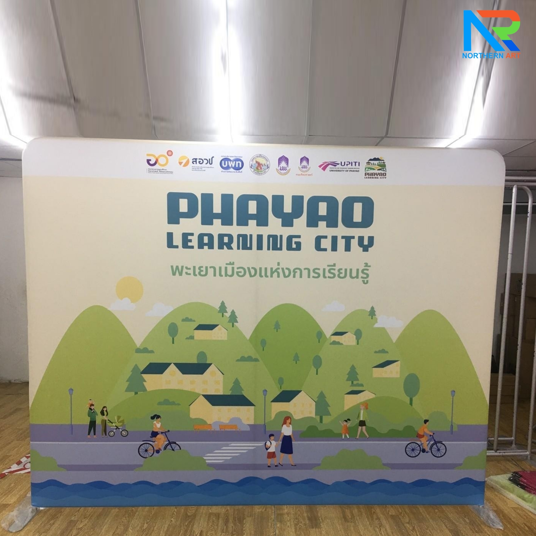 แบคดรอปผ้า (Fabric Backdrop) รุ่นตรง Savvy ขนาด (H)180 x (W)120-1000 cm. โครงอะลูมิเนียม ถอดประกอบได้ แถมฟรี! กระเป๋าใส่อุปกรณ์ 1 ใบ