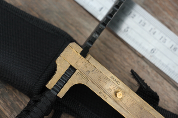 มีดใบตาย COLUMBIA รุ่น S025D สีรมดำ มีด FULL TANK สีเงินใบลาย พร้อมซองไนลอน สำเนา