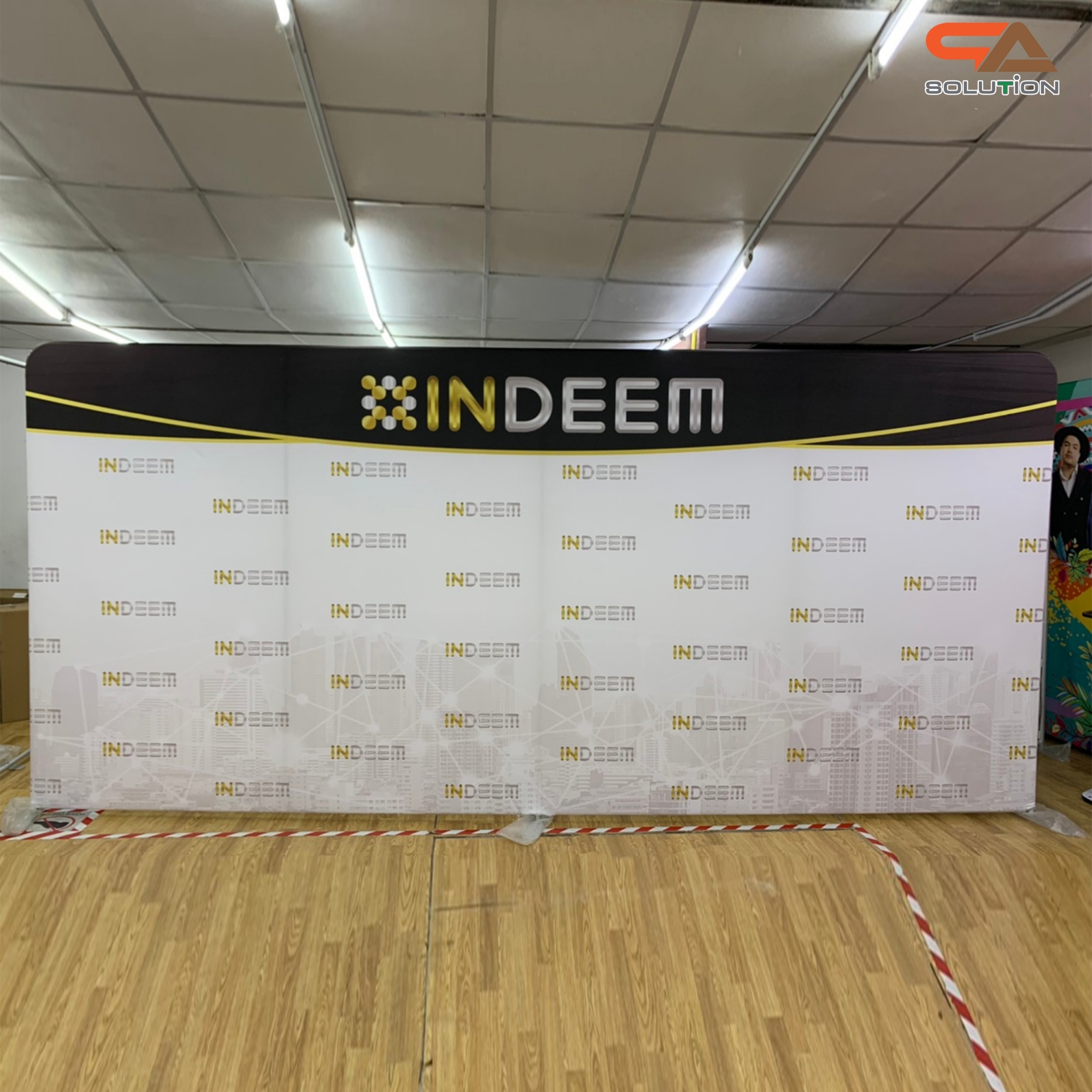 CLEARANCE SALE! แบคดรอปผ้า Fabric Backdrop รุ่นตรง ขนาด (W)594 x (H)226 cm. โครงอะลูมิเนียมถอดประกอบได้ แถมกระเป๋า ฟรี!