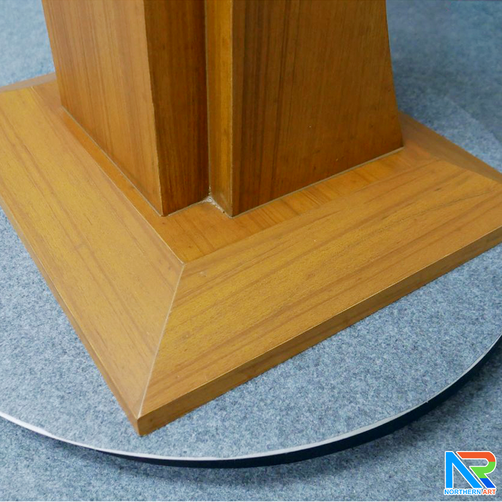 โพเดียมไม้ สีสัก ทรงโมเดิร์น TOPตรง ขนาด (W)55 x (L)42 cm. สูง 111 cm.