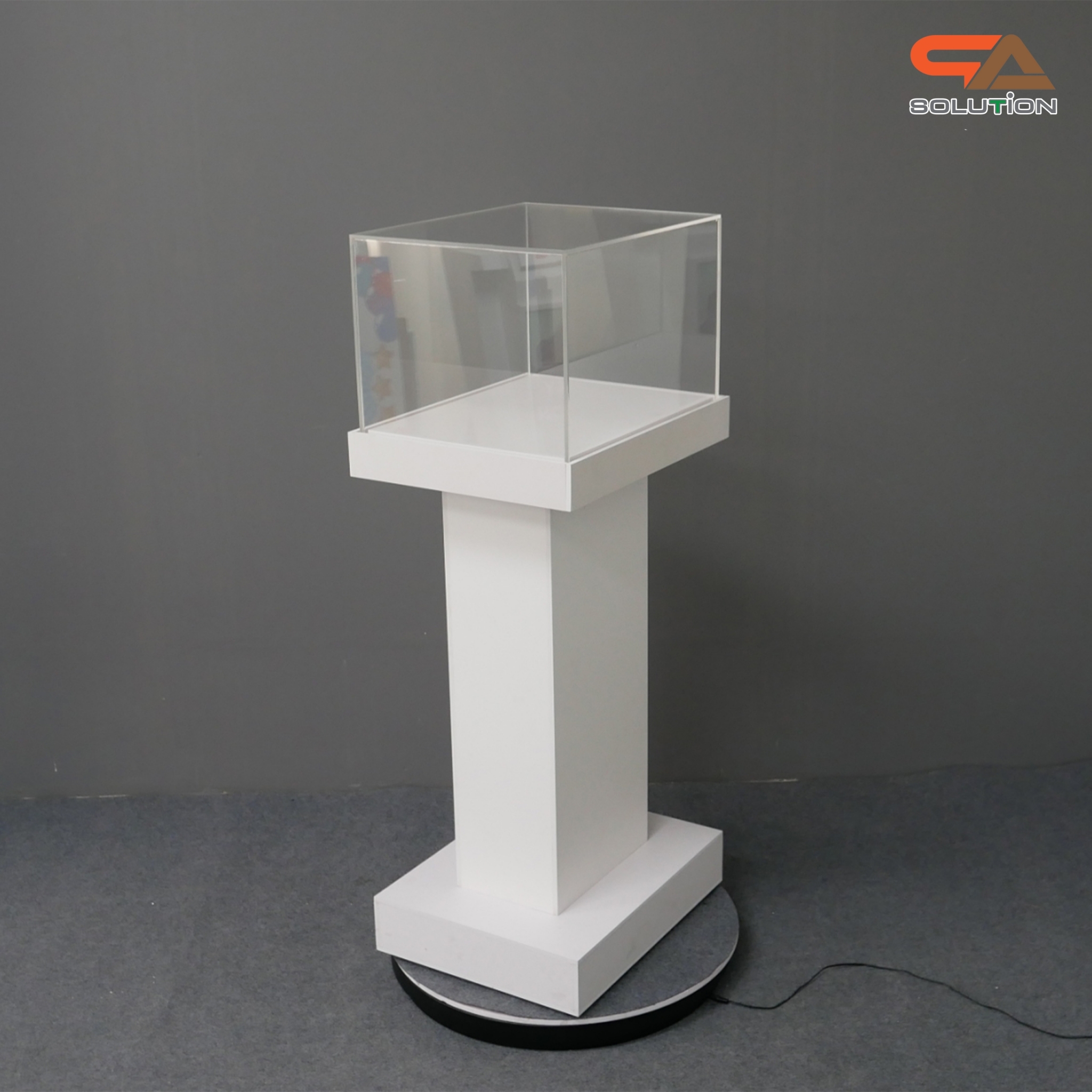 แท่นโชว์สินค้า ดีสเพลย์โชว์สินค้า สีขาว ขนาด (W)50 x (L)40 x (H)119 cm. ด้านบนครอบด้วยอะคริลิคใส4ด้าน