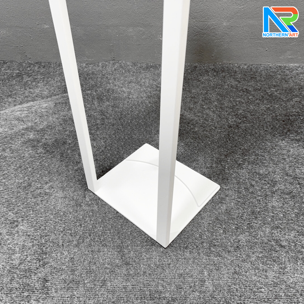 โปสเตอร์สแตนด์ตั้งพื้น LED รุ่นโชว์รูมรถ ขนาด A4 สอดงานพิมพ์ด้านบน วัสดุเหล็ก สีขาว มั่นคงแข็งแรง