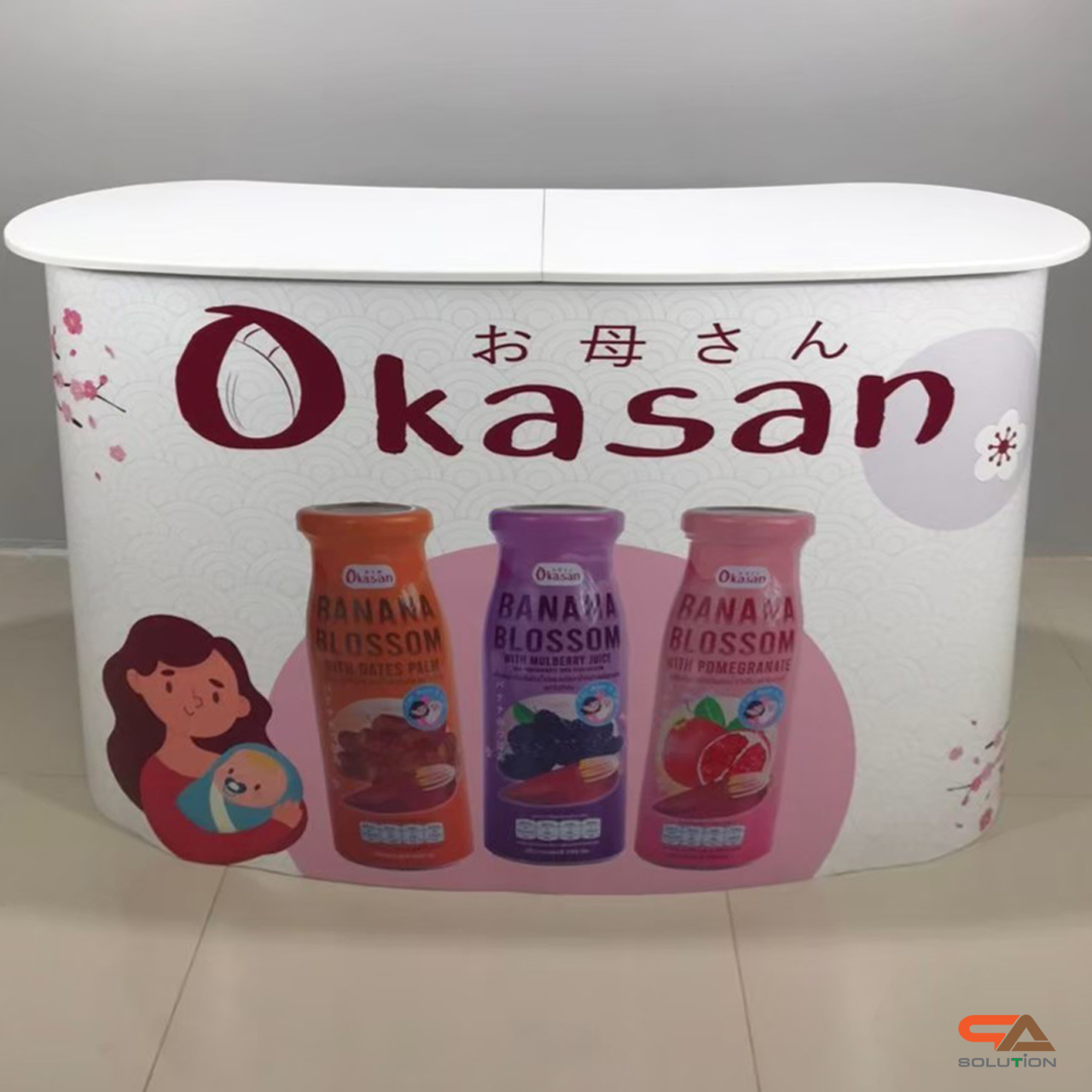 เคาน์เตอร์ออกบูธ รุ่นโค้ง TOPสีขาว มีชั้นวาง ขนาด (W)131 x (D)39 x (H) 87 cm.โครงอะลูมิเนียม พับเก็บได้ เคลื่อนย้ายสะดวก