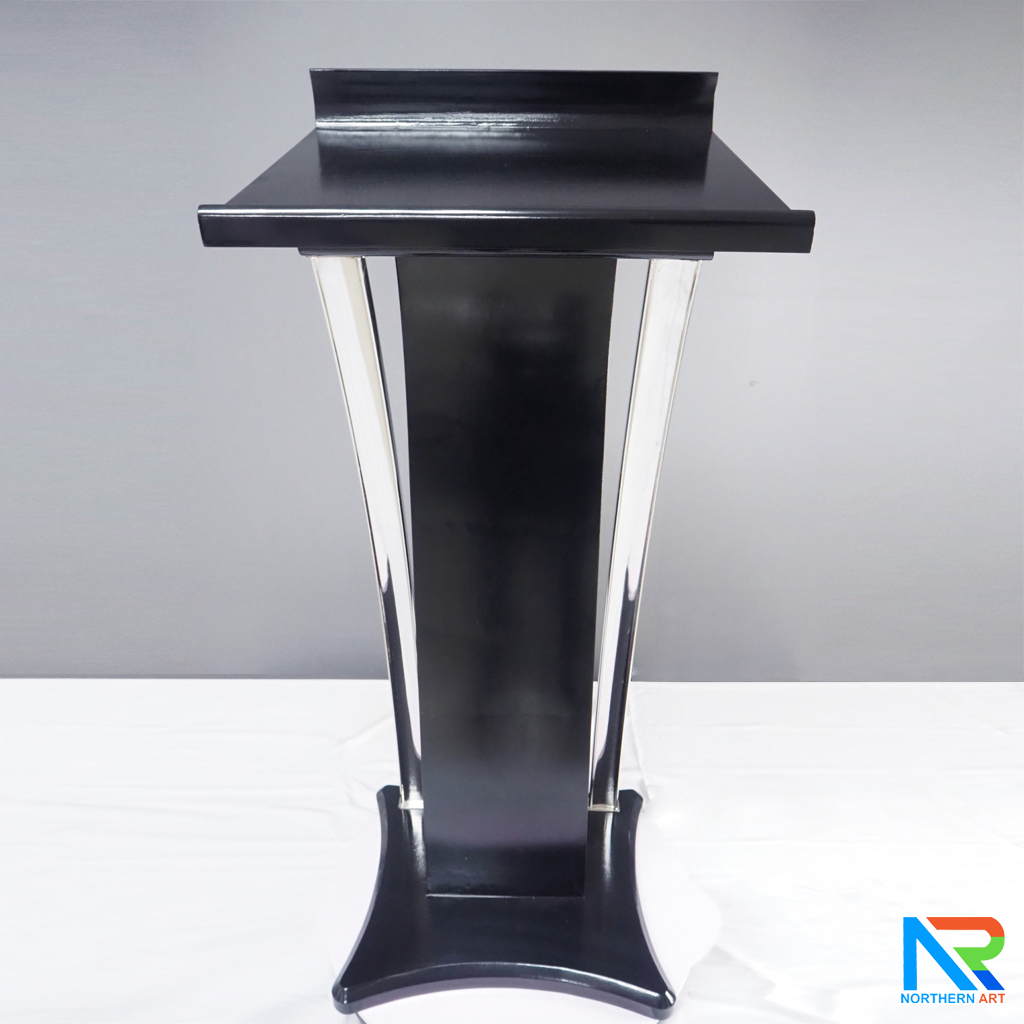 โพเดียมไม้ สีดำ ตกแต่งสแตนเลสเกรด304 ขนาด (W) 55 x (L) 50 x (H) 120 cm.