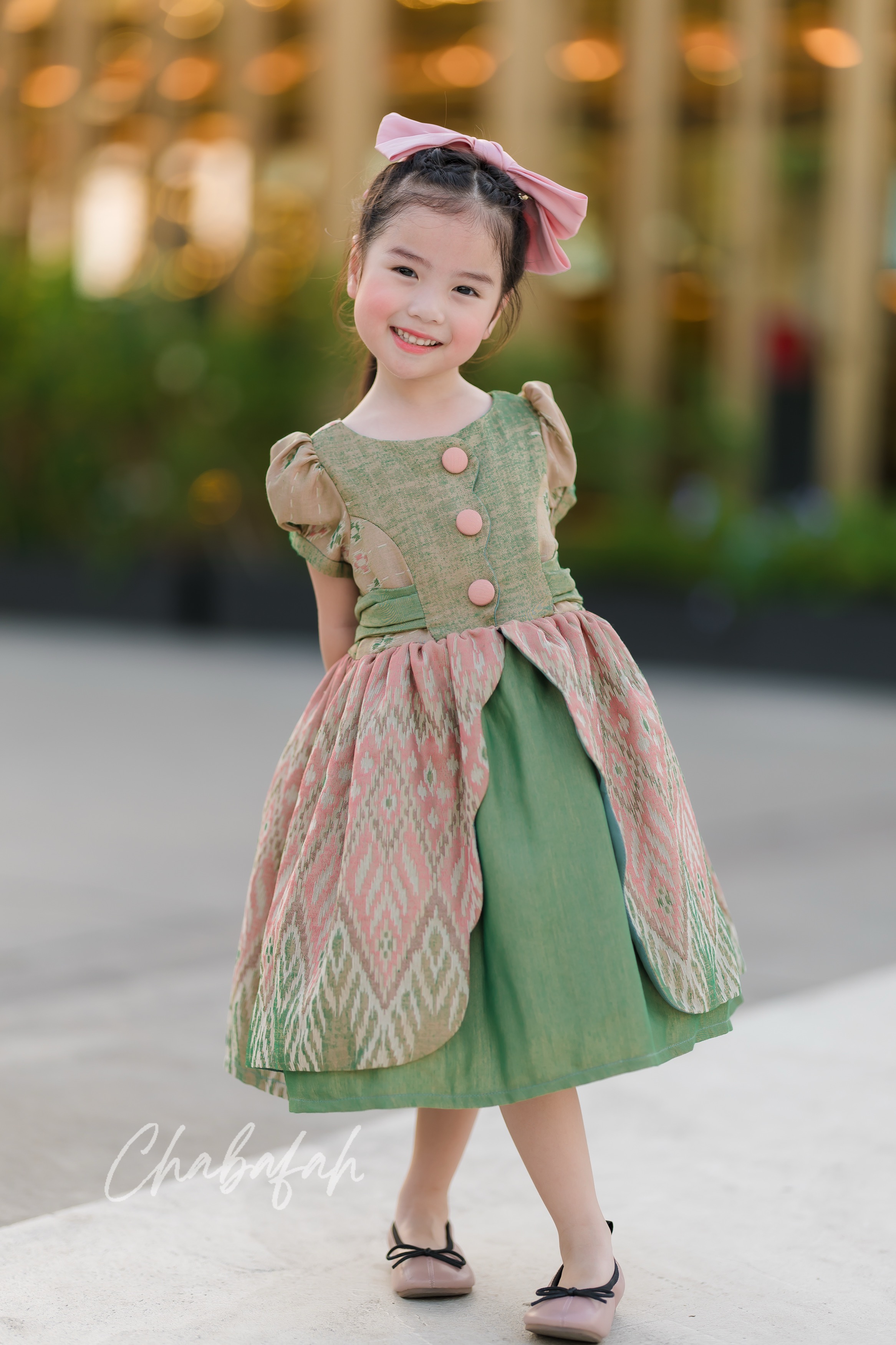 เดรสแขนตุ๊กตาผ้าไทย แบรนด์ Chabafah สีเขียวตุ่น