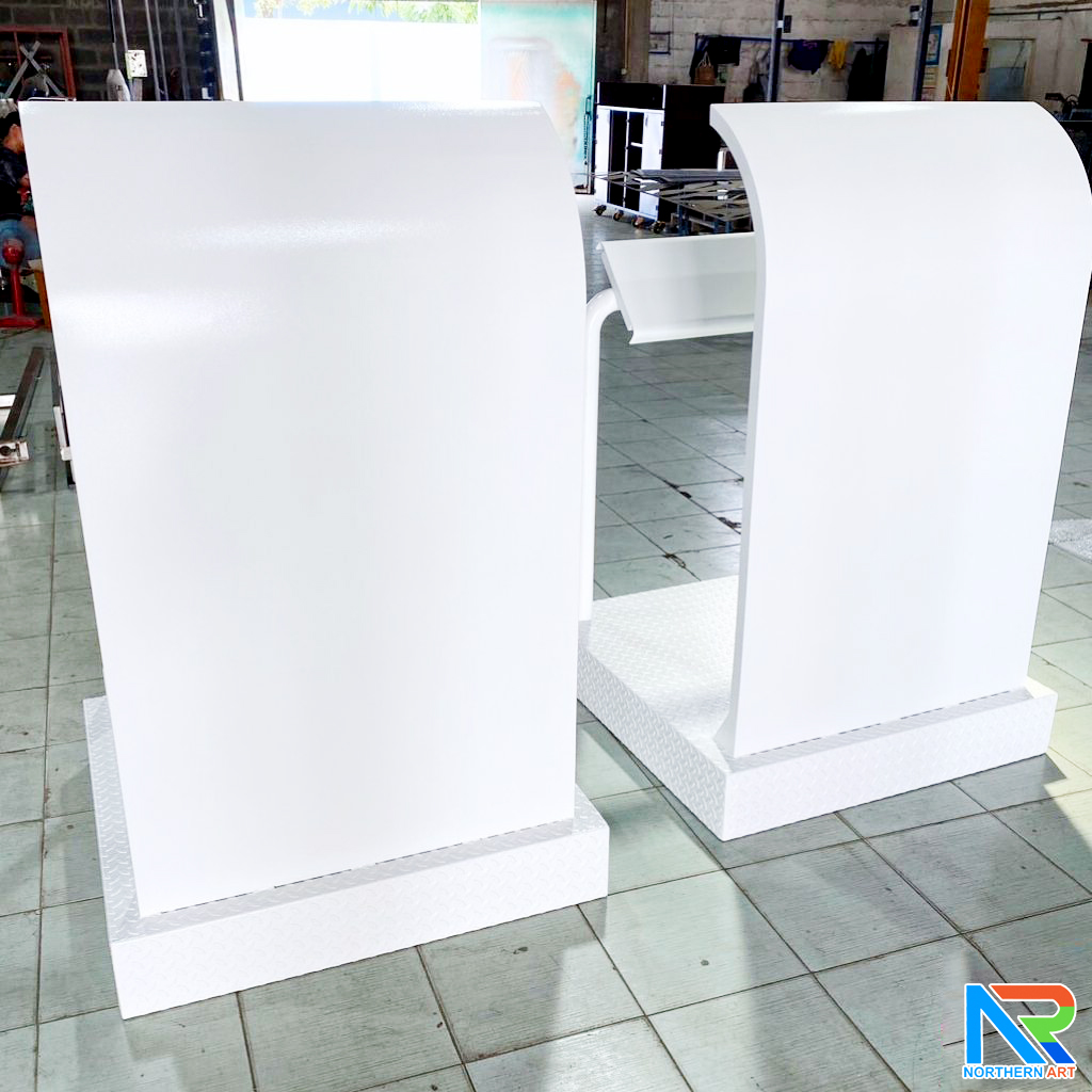 โพเดียมรปภ. รุ่นเหล็ก พ่นสีขาว ขนาด (W) 85 x (L) 85 (H) 135 ซม. แข็งแรง ทนทาน ( สั่งผลิตสีที่ต้องการได้ )