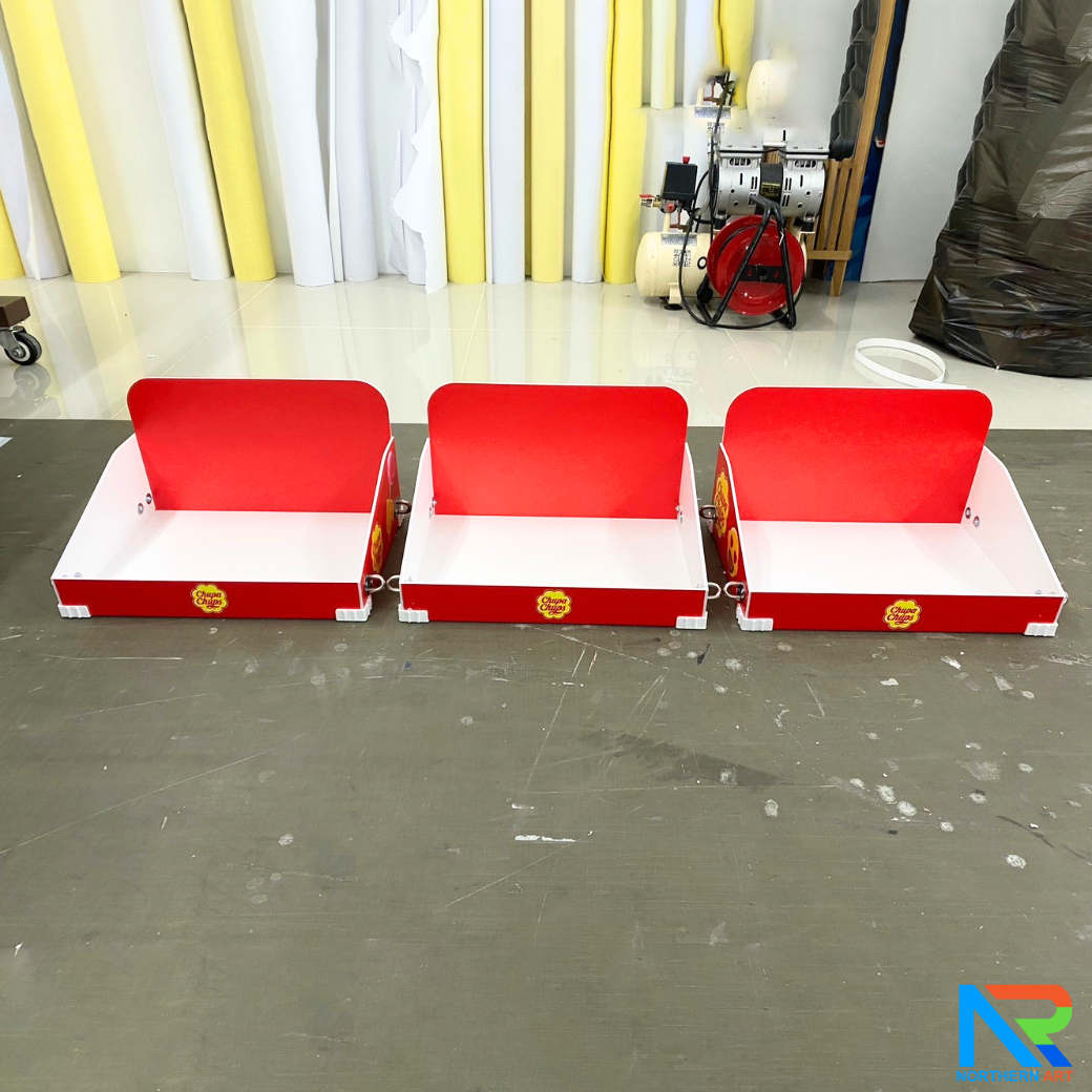 SAMPLING MOBILE TRAY ถาดแจกเคลื่อนที่ ขนาด (W)35 x (D)25 x (H)20 cm. วัสดุโครงพลาสวูดพร้อมสายคล้อง