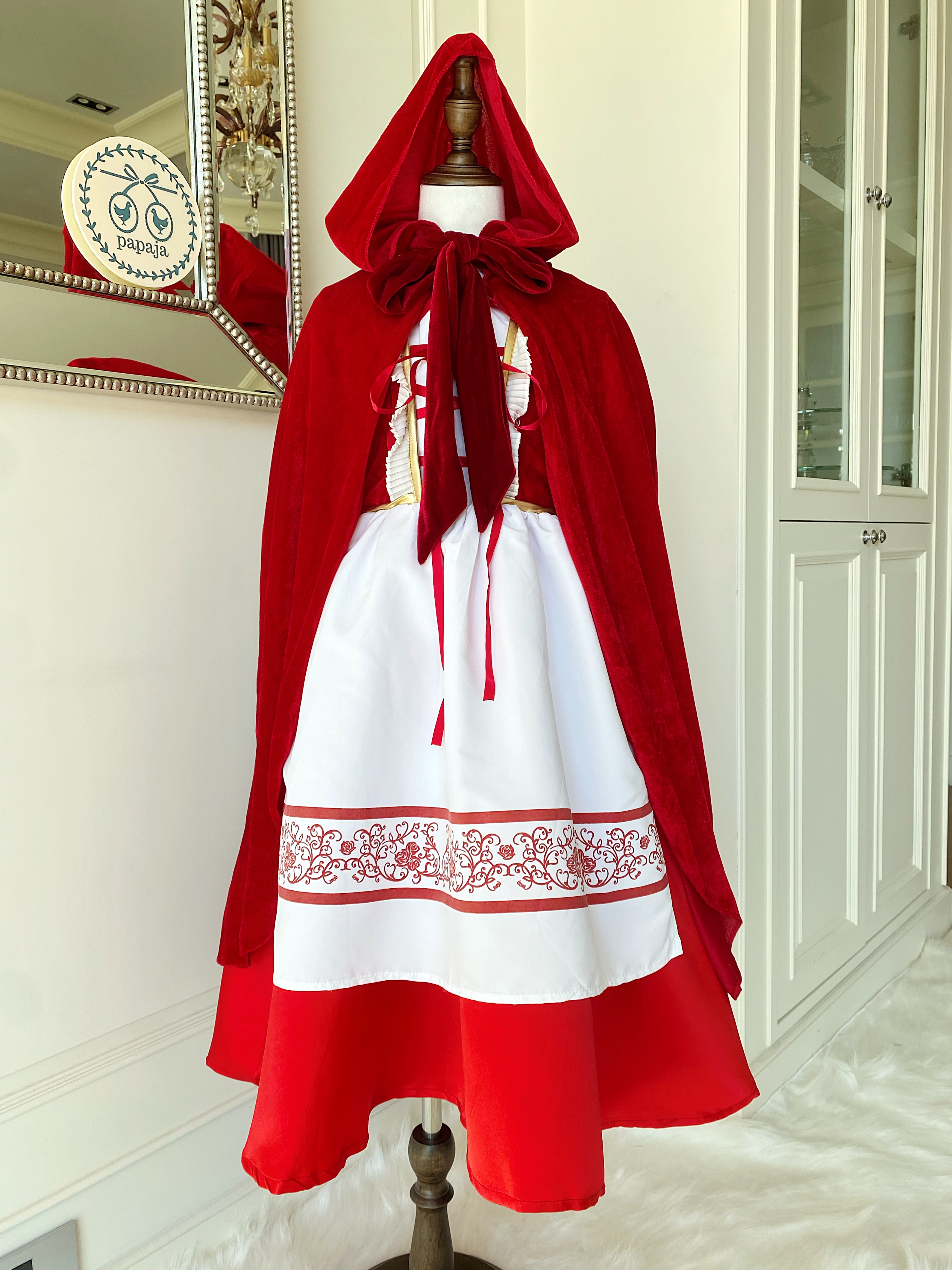 ชุดหนูน้อยหมวกแดง (Little Red Riding Hood)