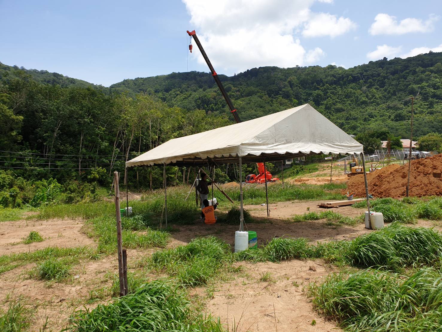 เต็นท์เช่าขนาดกว้าง4ยาว8เมตร(4x8) ทรงจั่วสีขาวเหมาะสำหรับใช้งานระยะยาว